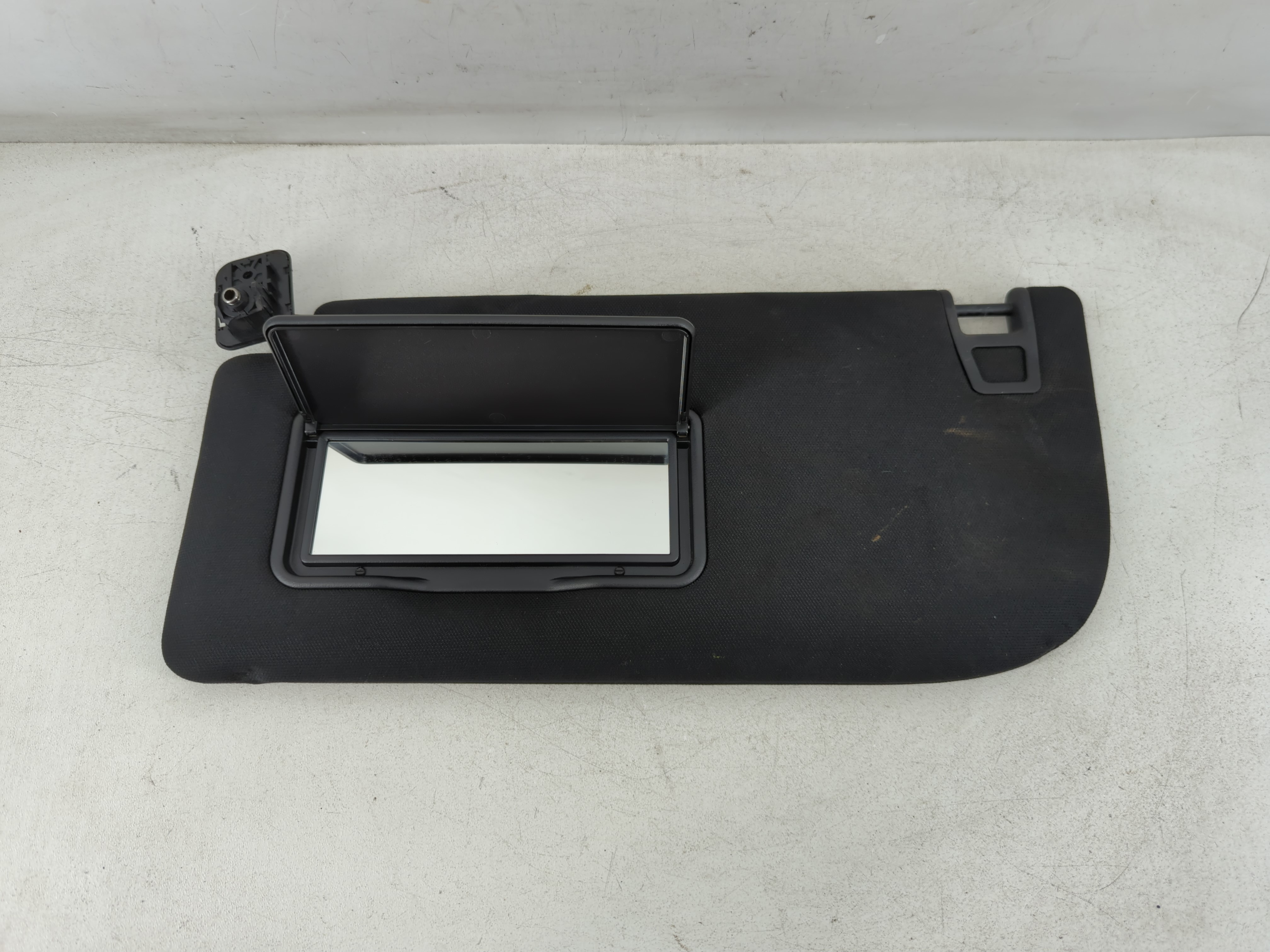 2018-2020 Ford F-150 Driver Sun Visor Mirror Left Sunvisor Black 1073750 - Oemusedautoparts1.com