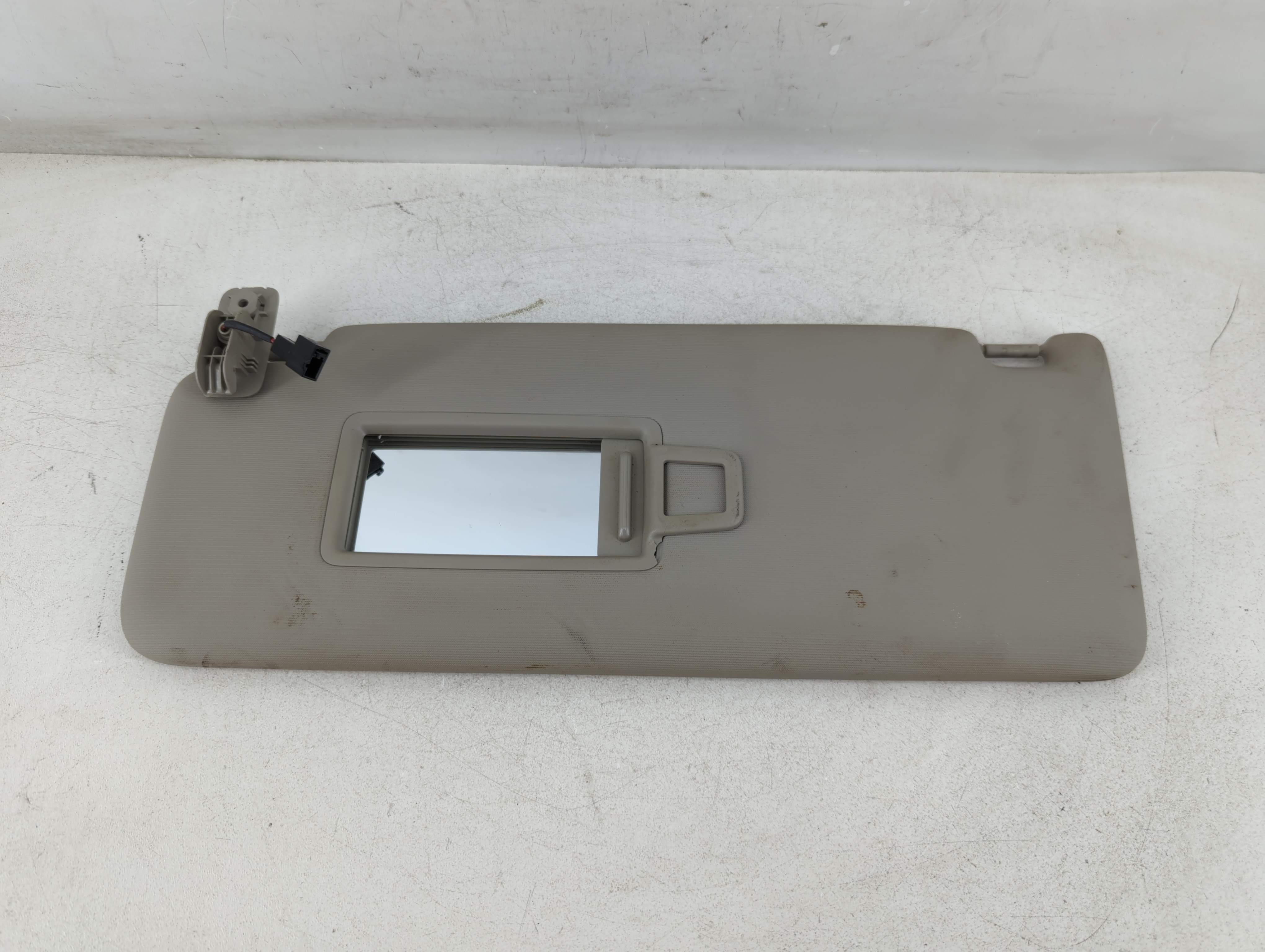 2018-2022 Volkswagen Atlas Driver Sun Visor Mirror Left Sunvisor Grey 1073753 - Oemusedautoparts1.com