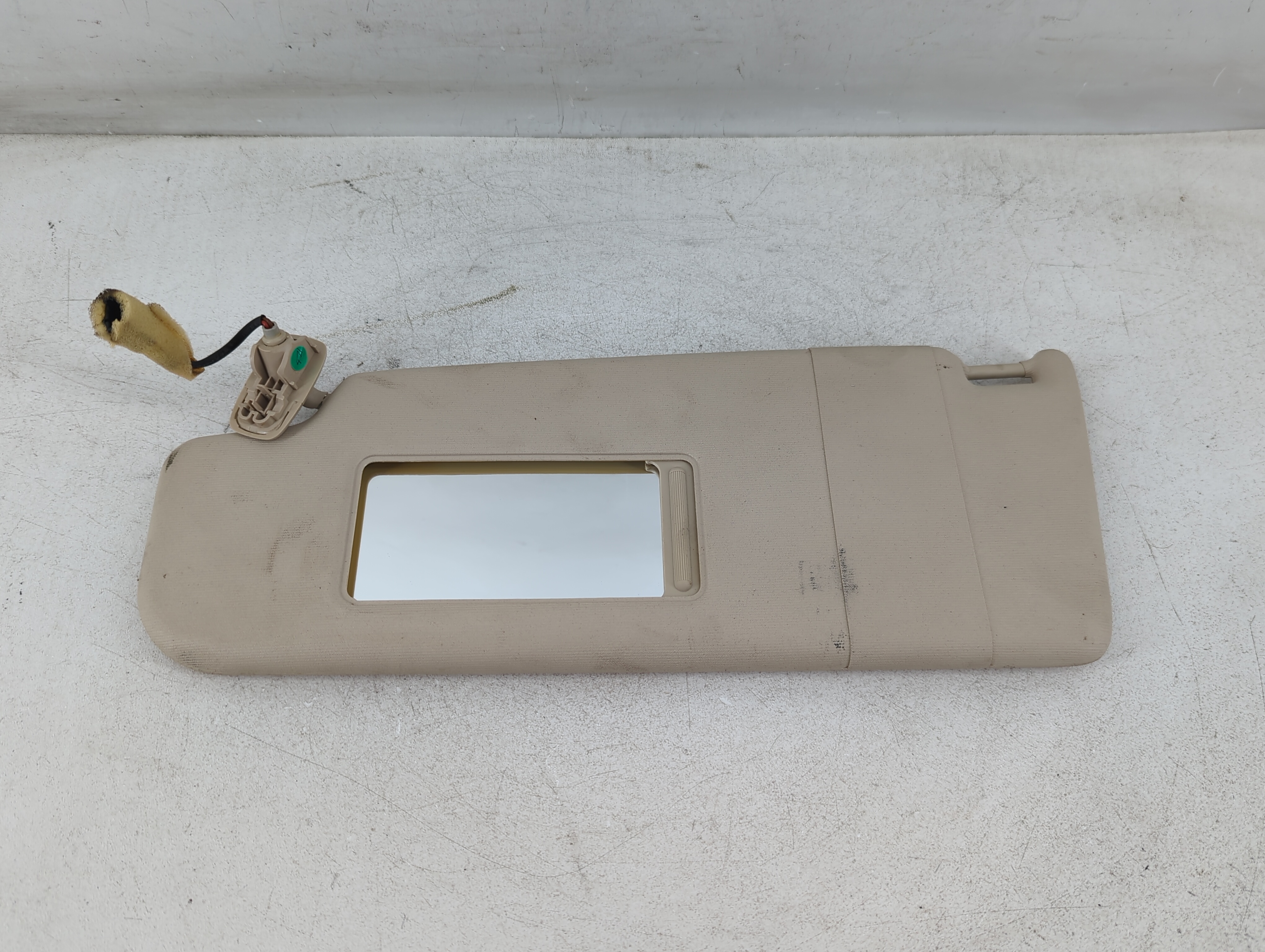 2011-2018 Volkswagen Jetta Passenger Sun Visor Mirror Right Sunvisor Tan 1073758 - Oemusedautoparts1.com