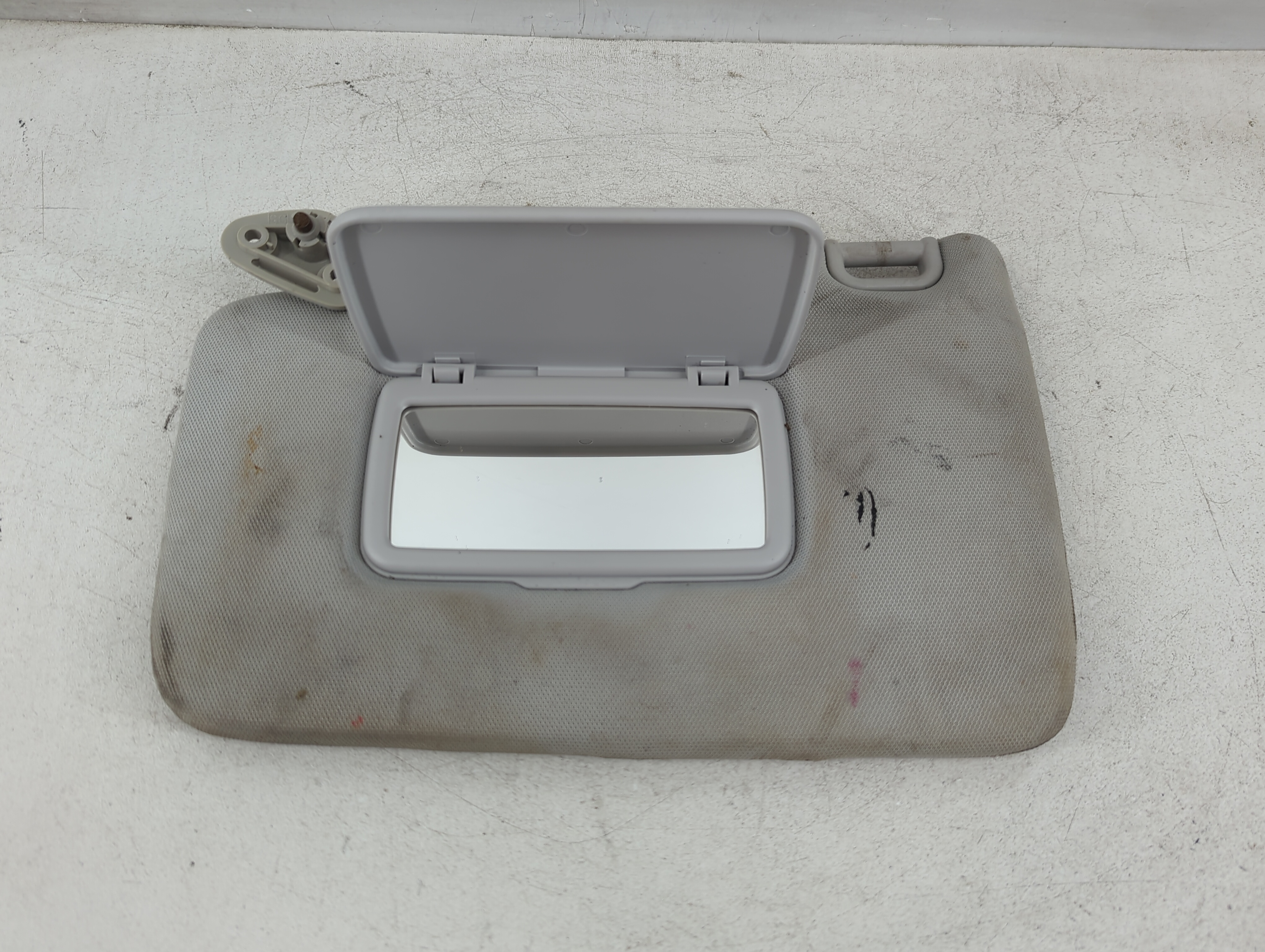 2014-2016 Subaru Forester Driver Sun Visor Mirror Left Sunvisor Grey 1073759 - Oemusedautoparts1.com