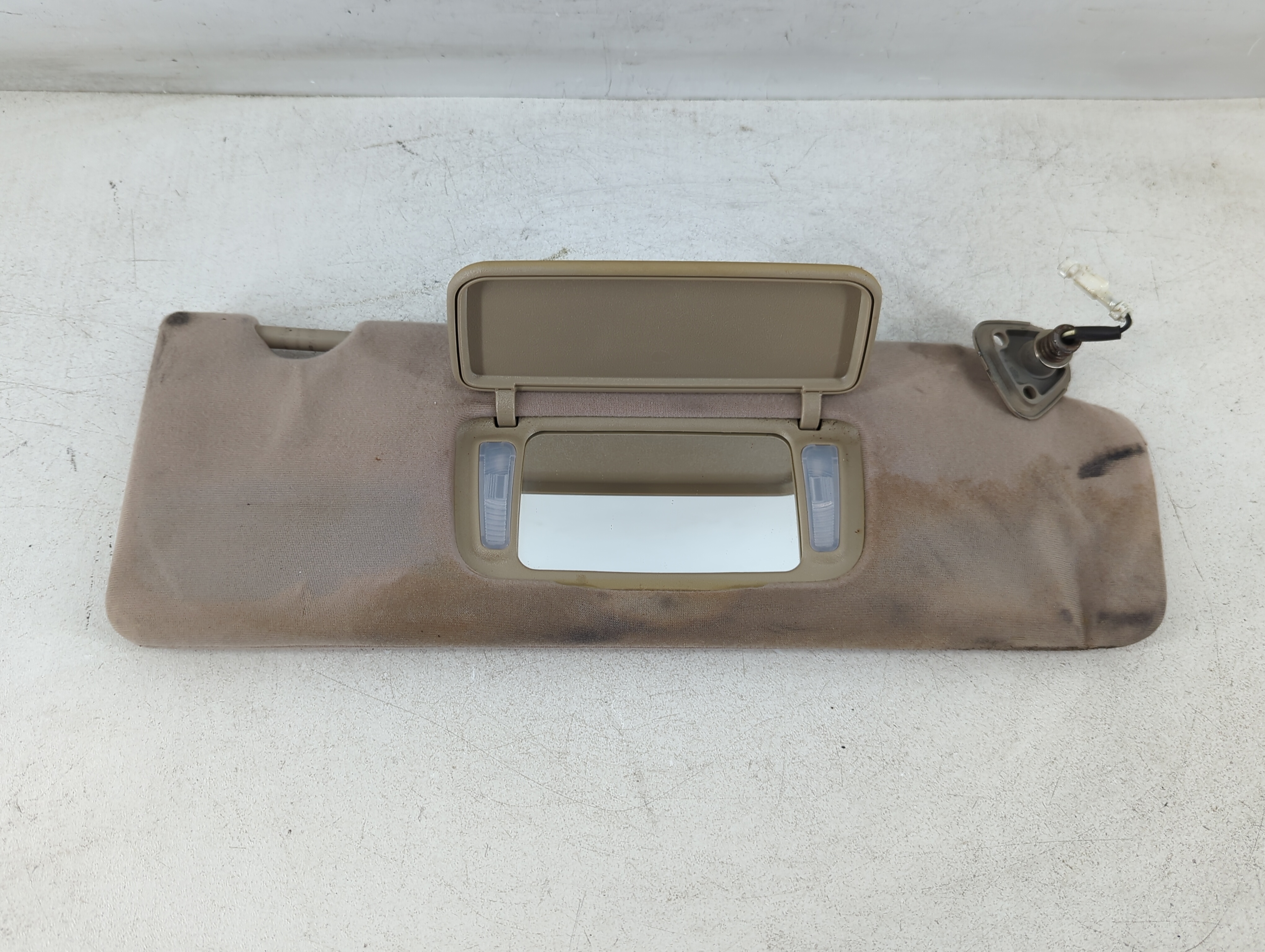 2002-2006 Toyota Camry Passenger Sun Visor Mirror Right Sunvisor 1073763 - Oemusedautoparts1.com