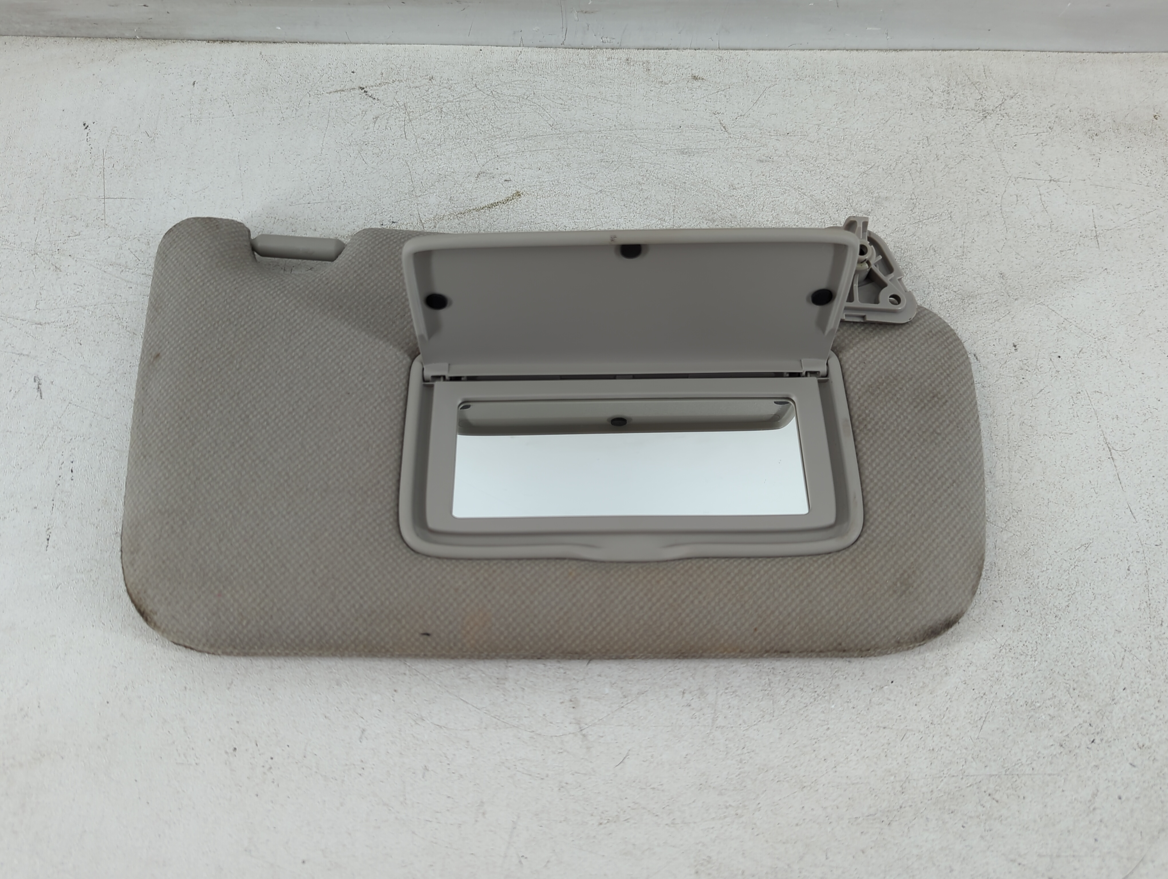 2013-2019 Nissan Sentra Passenger Sun Visor Mirror Right Sunvisor Grey 1073769 - Oemusedautoparts1.com