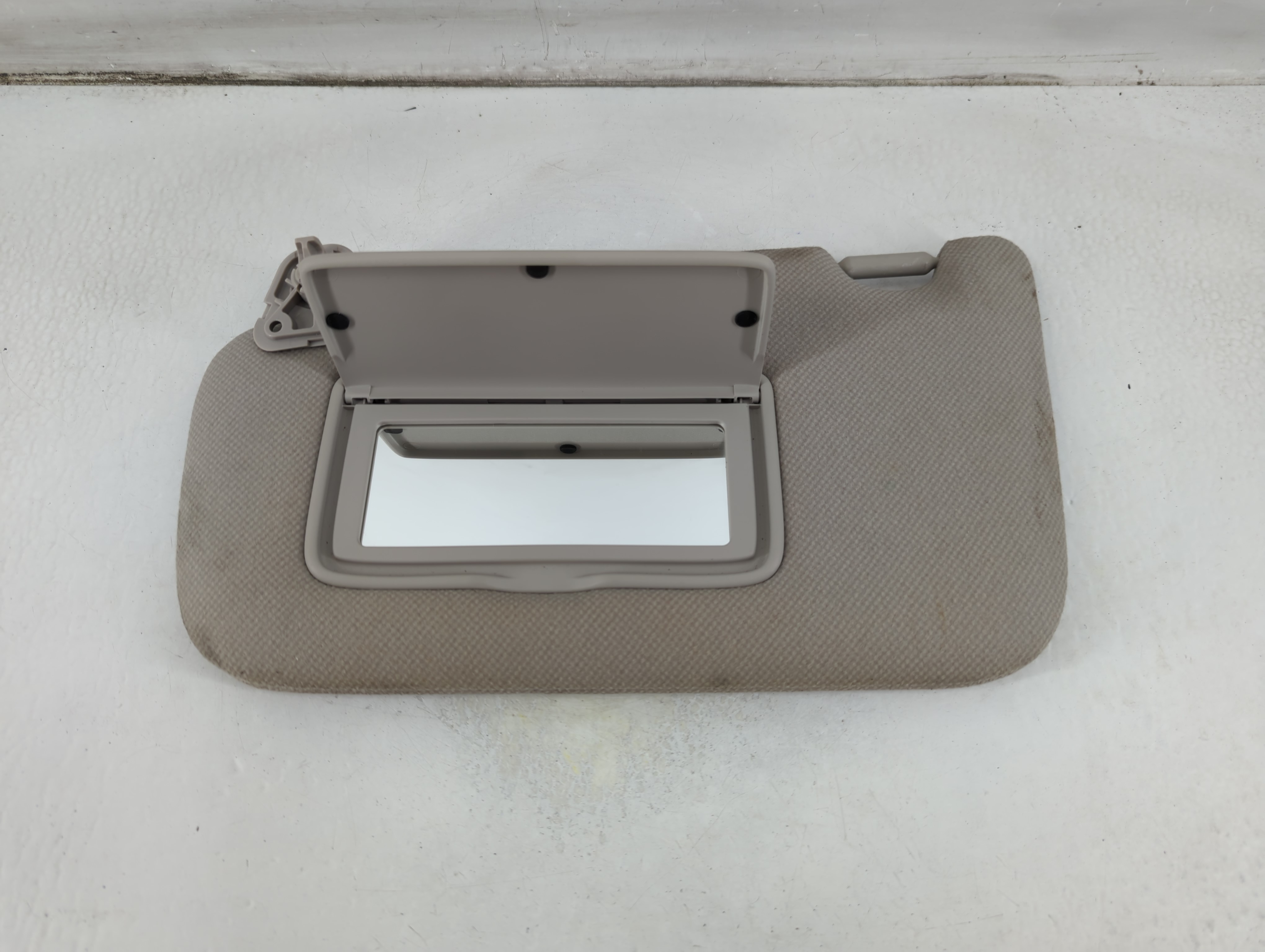 2013-2019 Nissan Sentra Driver Sun Visor Mirror Left Sunvisor Grey 1073770 - Oemusedautoparts1.com