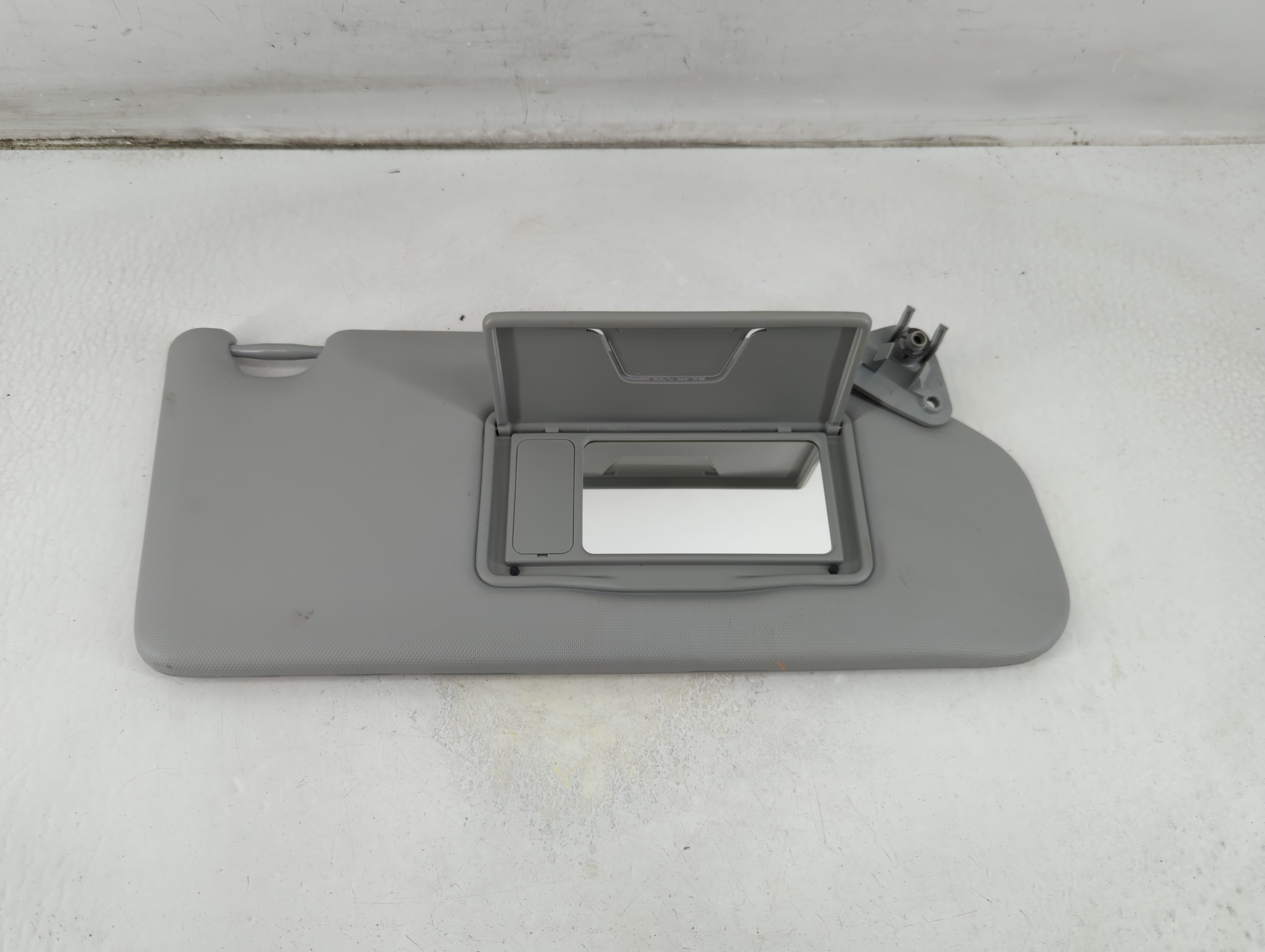 2022 Mitsubishi Outlander Sport Passenger Sun Visor Mirror Right Sunvisor 1073779 - Oemusedautoparts1.com