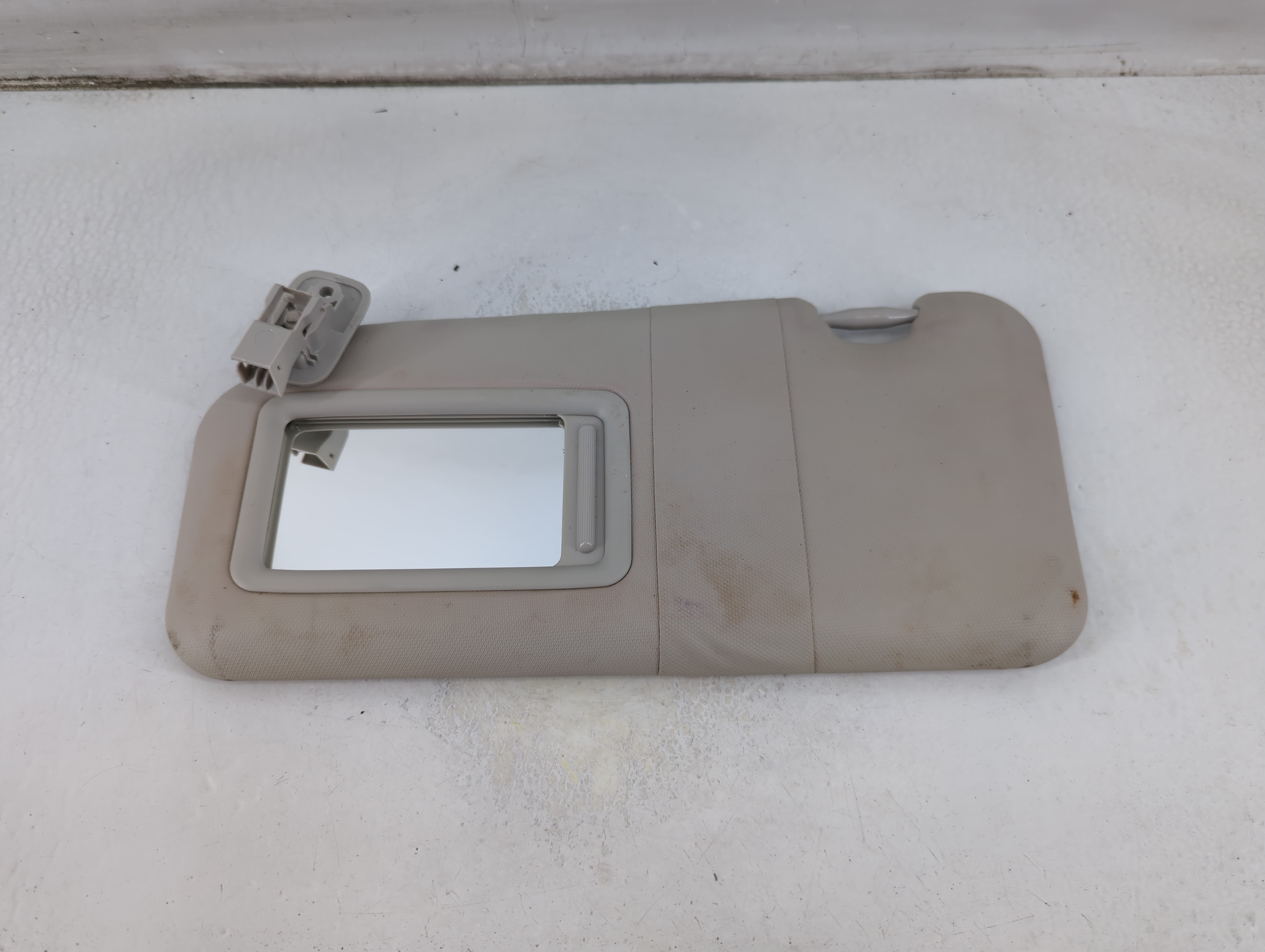 Picture of 2017-2018 Toyota Yaris Ia Passenger Sun Visor Mirror Right Sunvisor 1073786