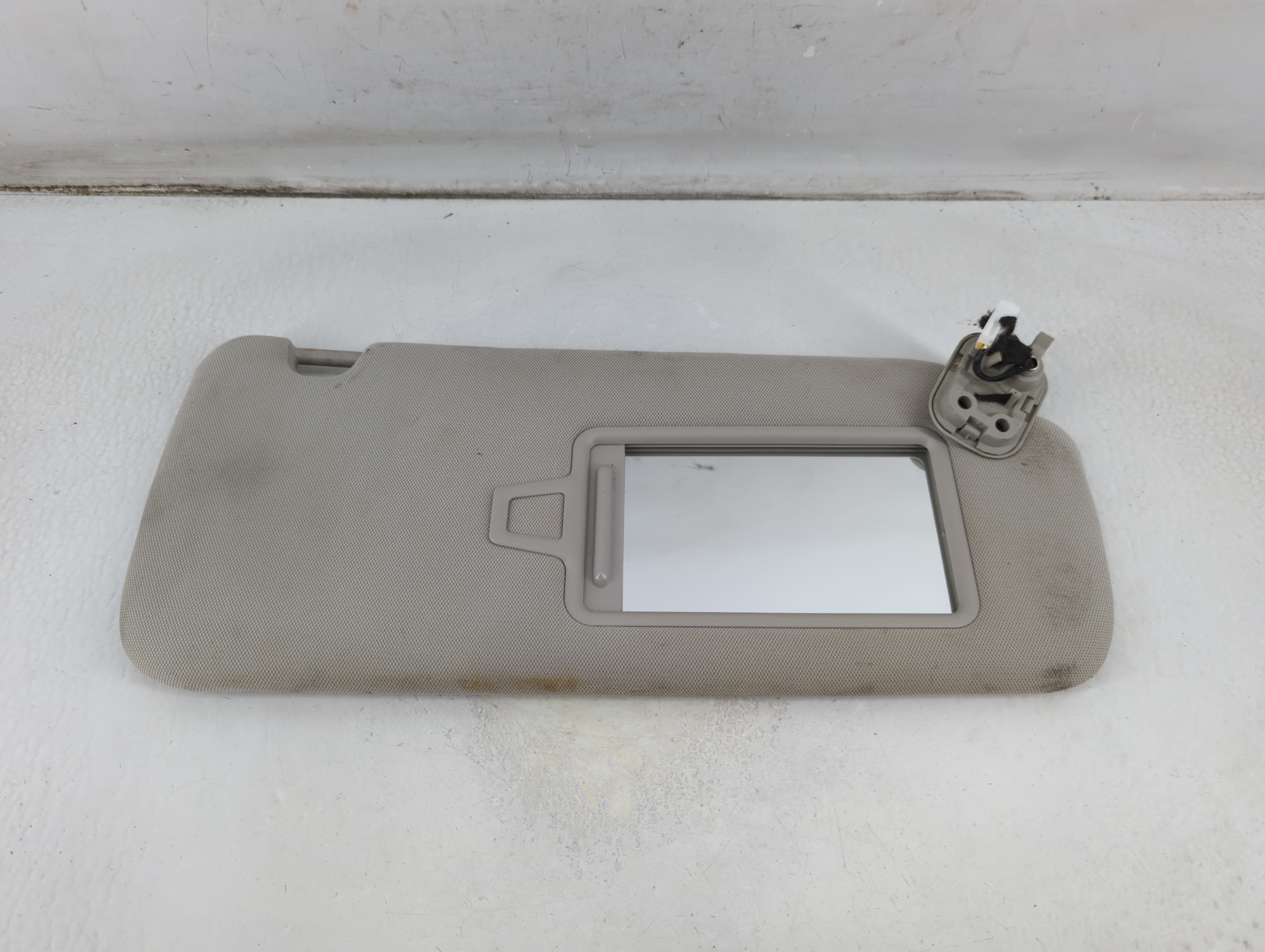 2020-2022 Kia Telluride Driver Sun Visor Mirror Left Sunvisor Grey 1073796 - Oemusedautoparts1.com