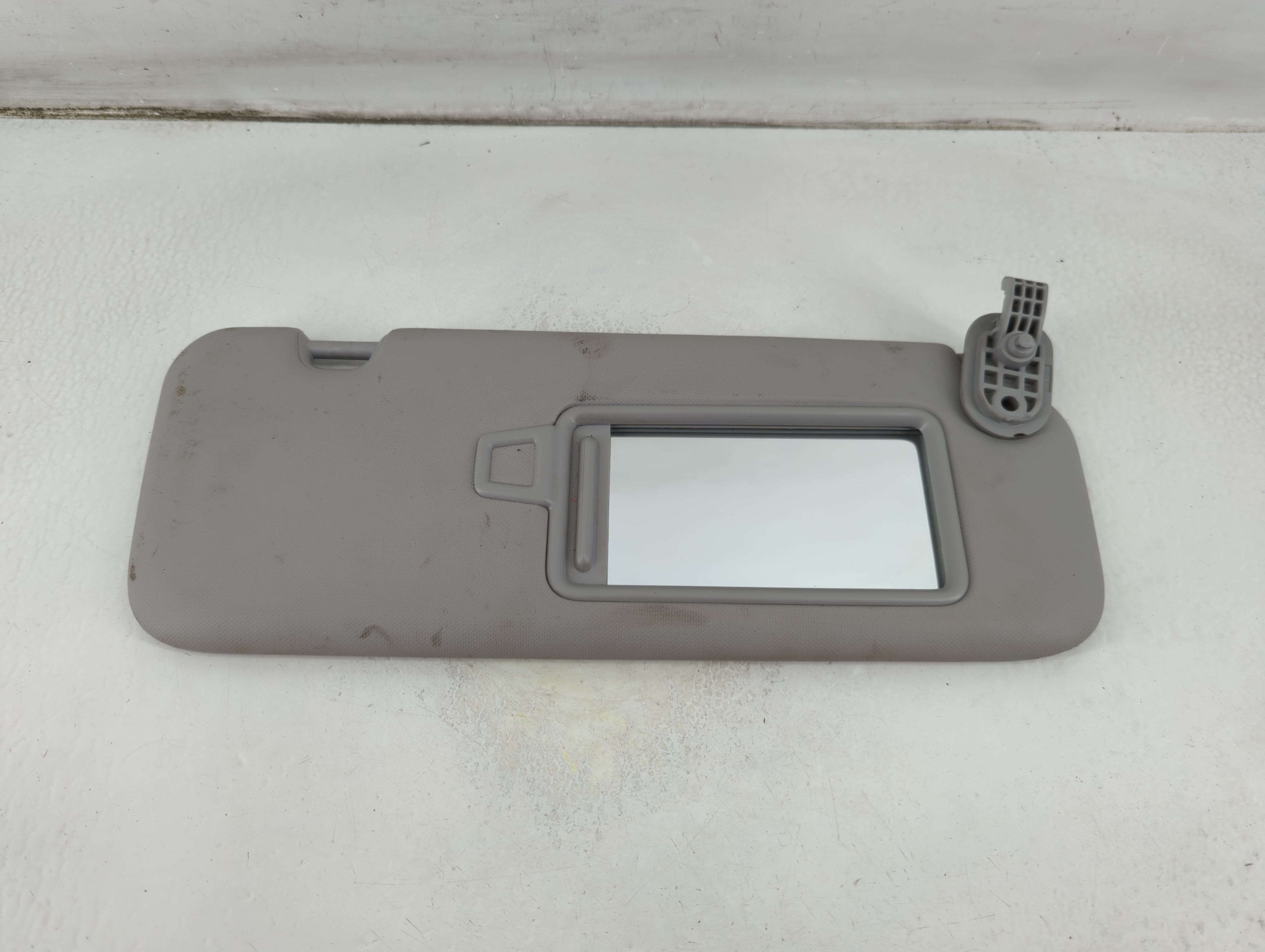2017-2020 Hyundai Elantra Passenger Sun Visor Mirror Right Sunvisor Gray 1073801 - Oemusedautoparts1.com