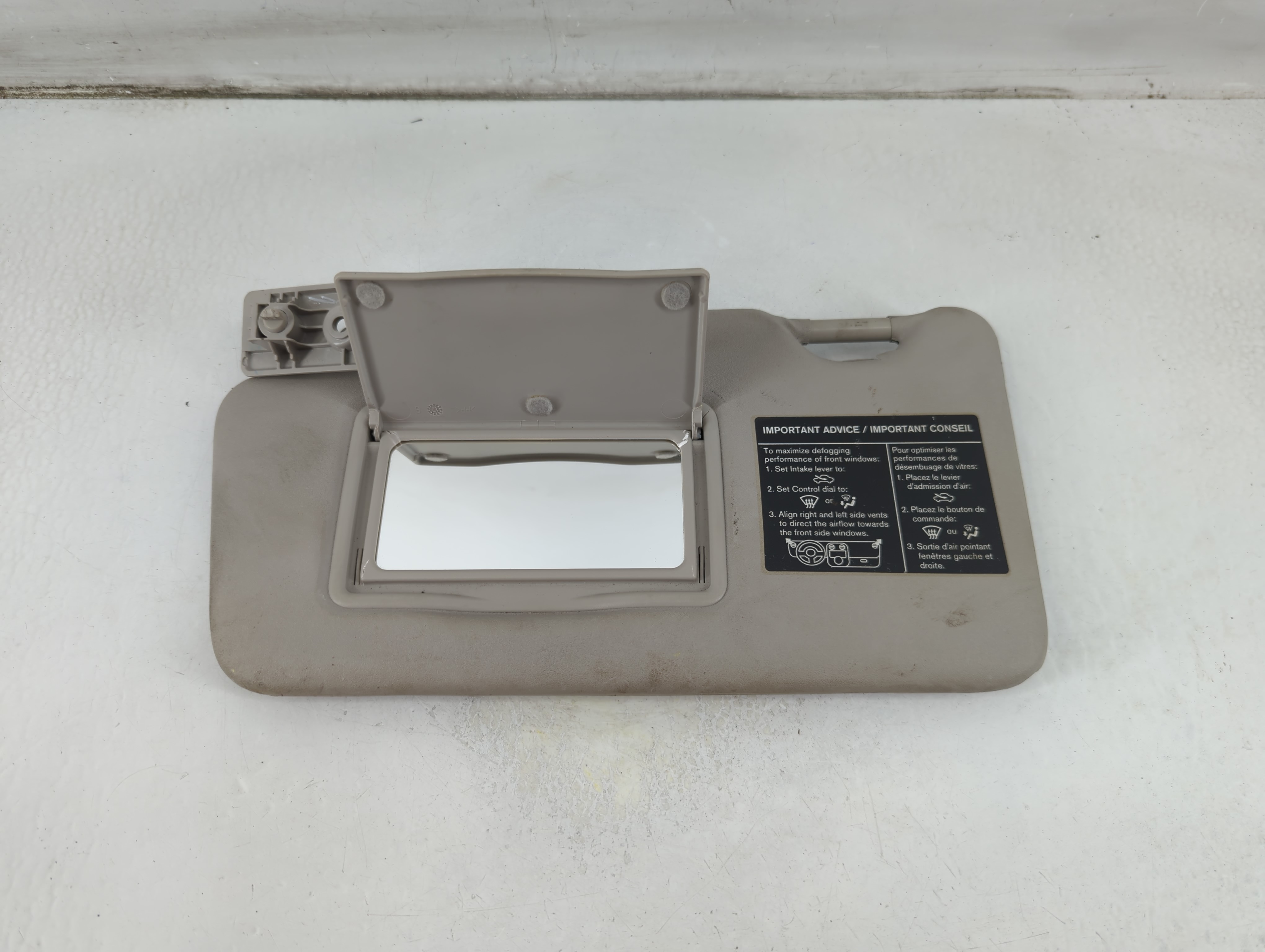 Picture of 2016-2019 Nissan Versa Driver Sun Visor Mirror Left Sunvisor Grey 1073807