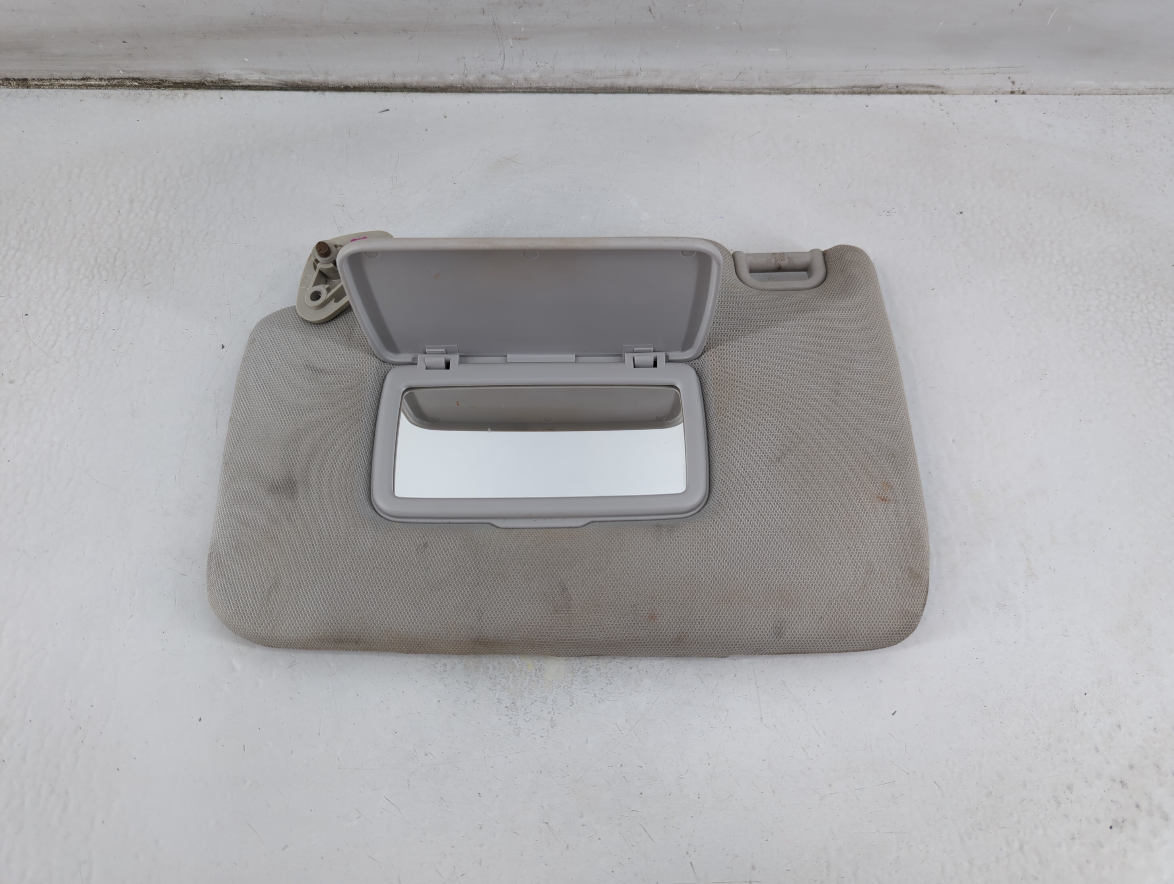 2016 Subaru Forester Driver Sun Visor Mirror Left Sunvisor Gray 1073813 - Oemusedautoparts1.com