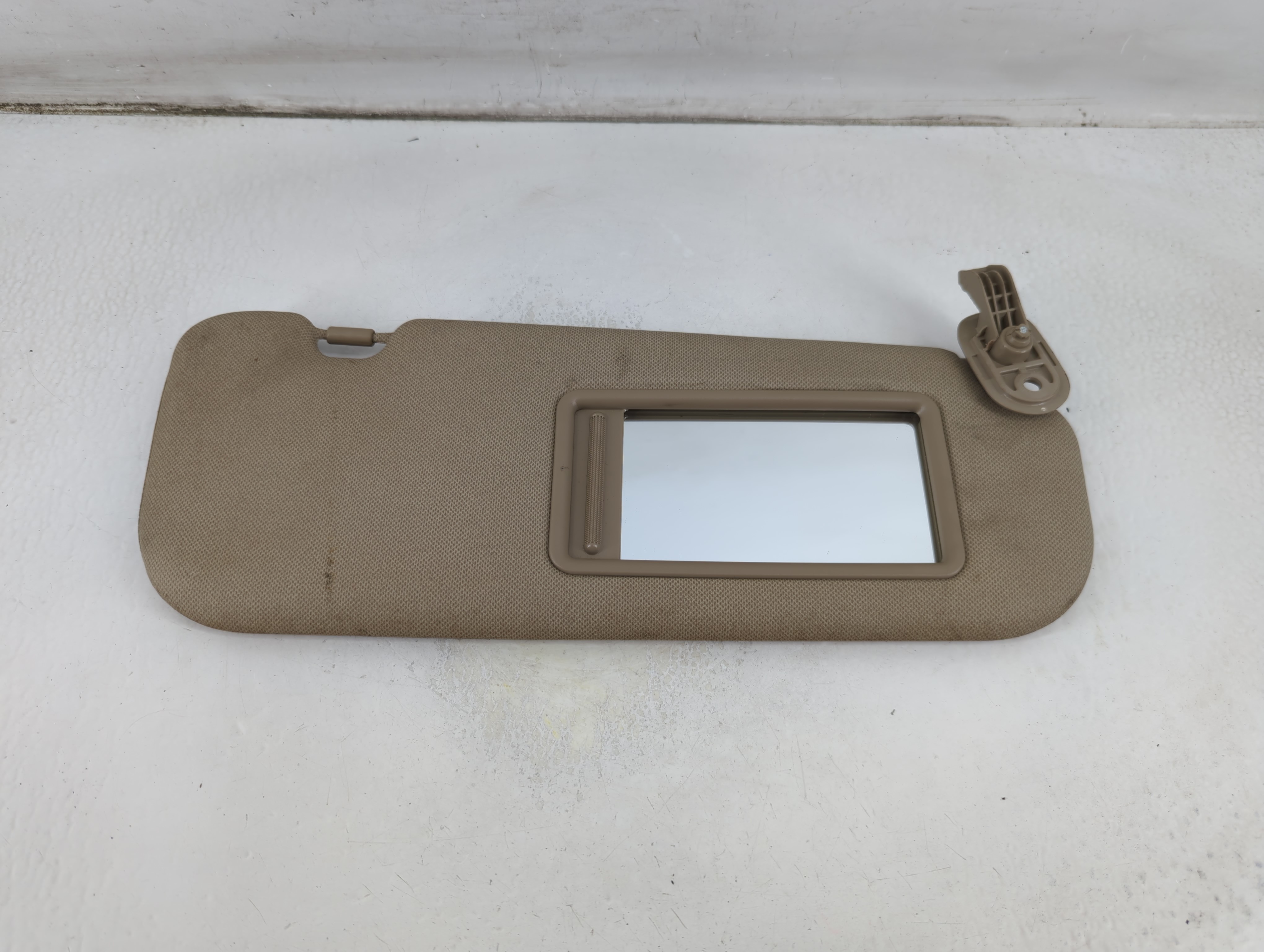 Picture of 2007-2010 Hyundai Elantra Passenger Sun Visor Mirror Right Sunvisor 1073815