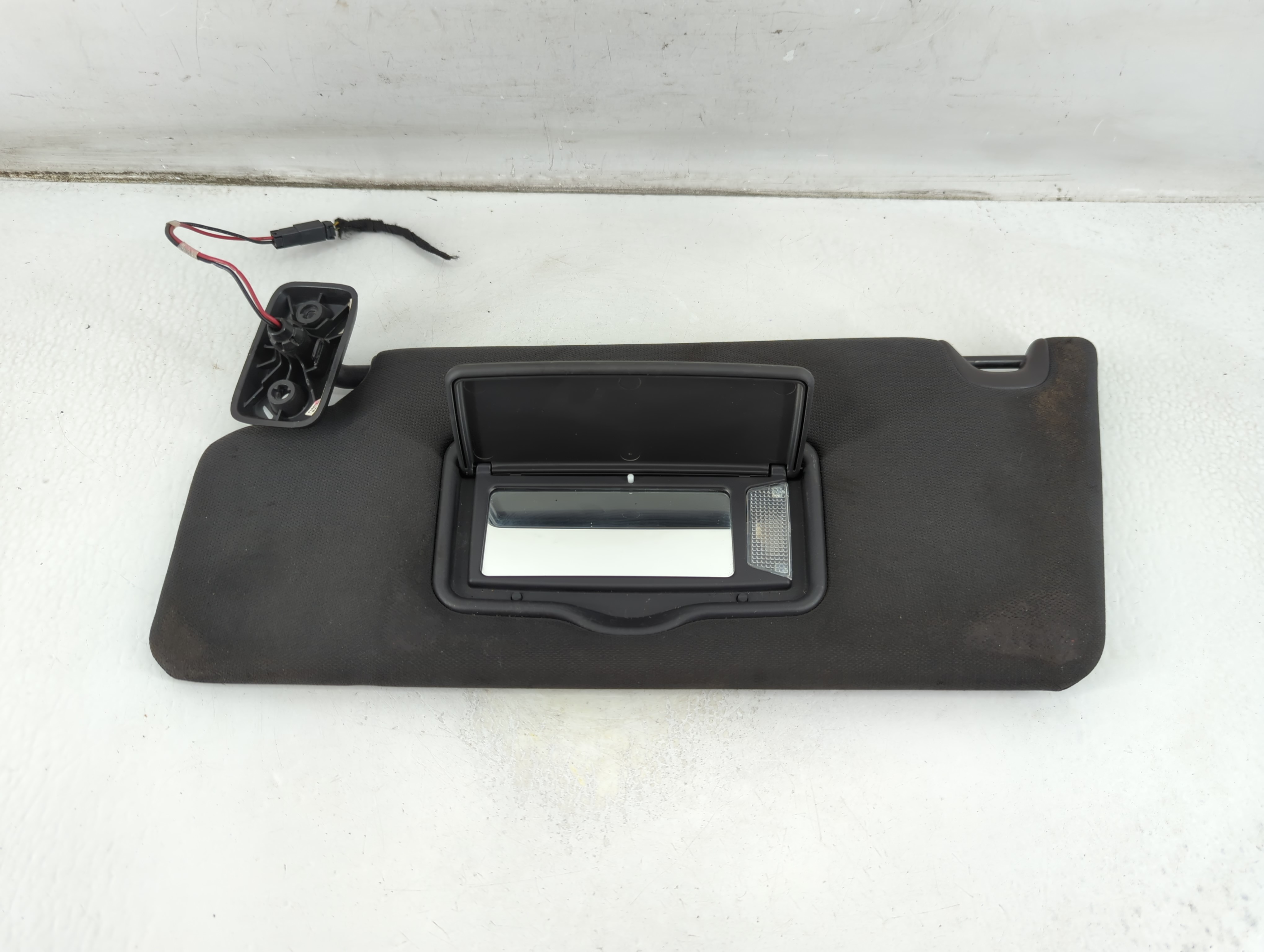 2014-2014 Ford F-150 Driver Sun Visor Mirror Left Sunvisor Black 1073826 - Oemusedautoparts1.com