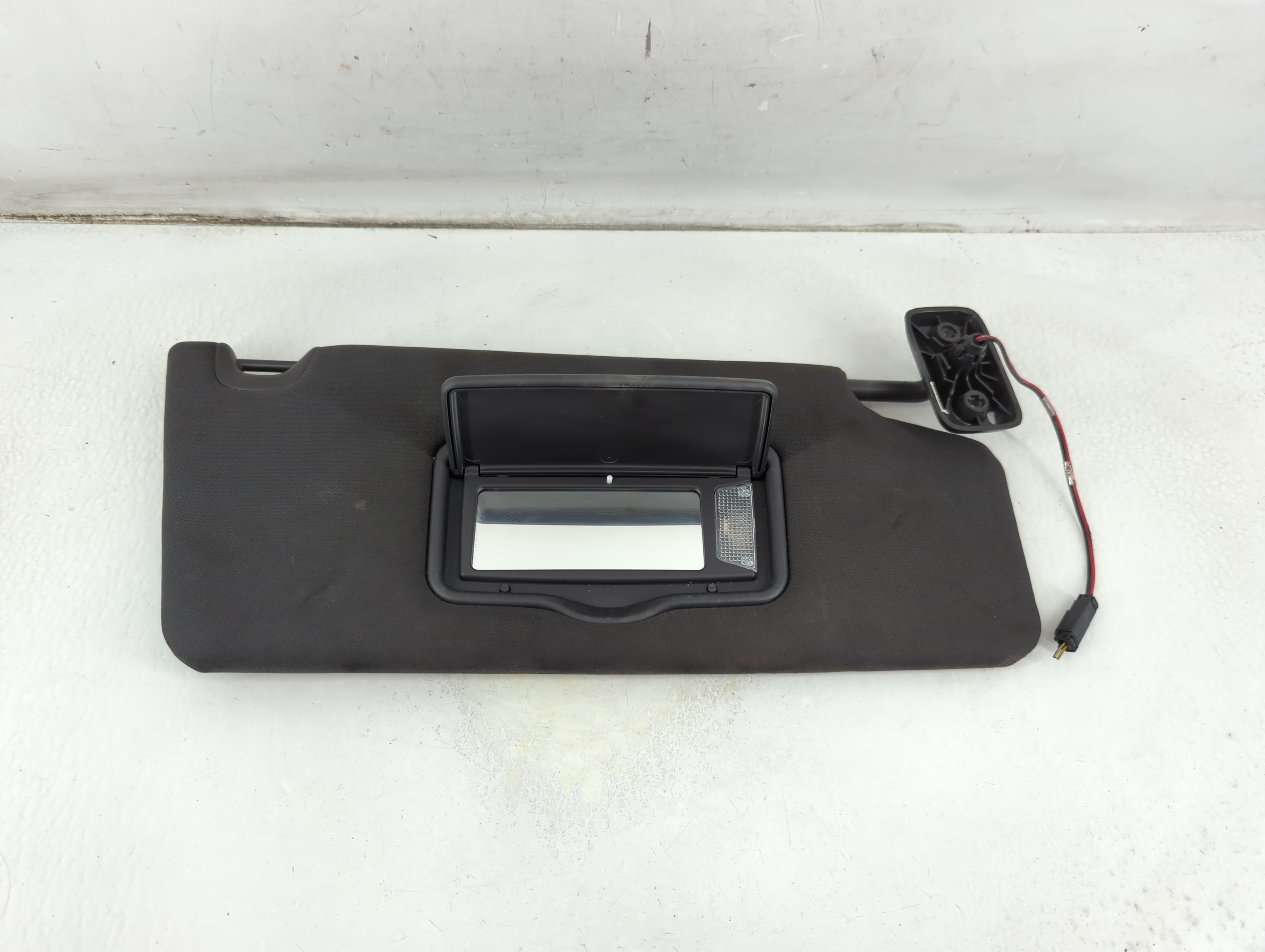 2010-2014 Ford F-150 Passenger Sun Visor Mirror Right Sunvisor Black 1073827 - Oemusedautoparts1.com