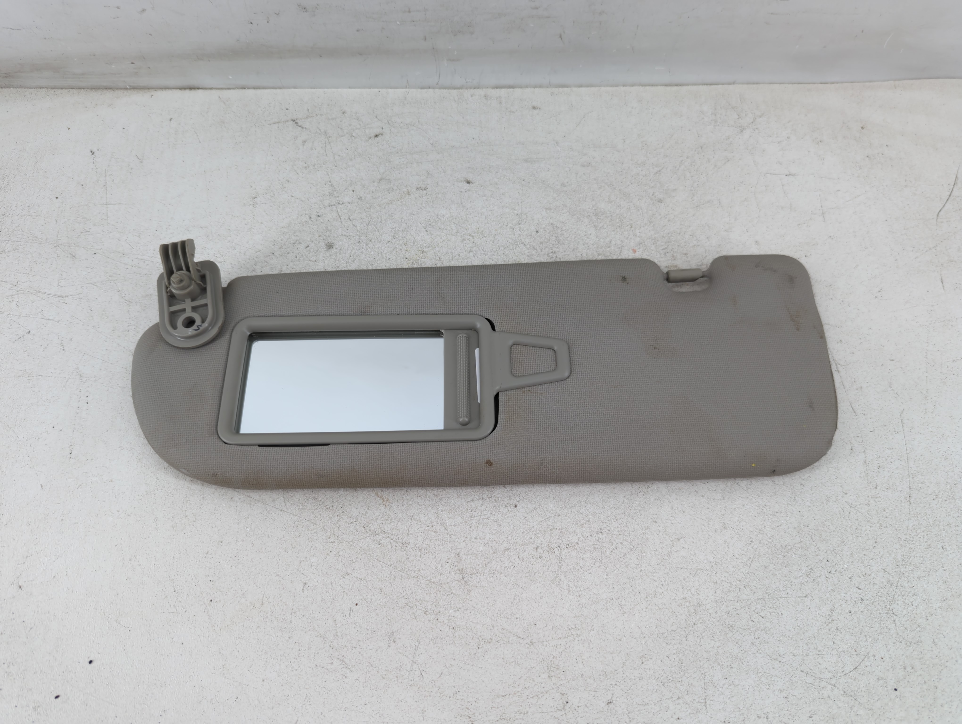 Kia Forte Driver Sun Visor Mirror Left Sunvisor Ivory 1073831 - Oemusedautoparts1.com