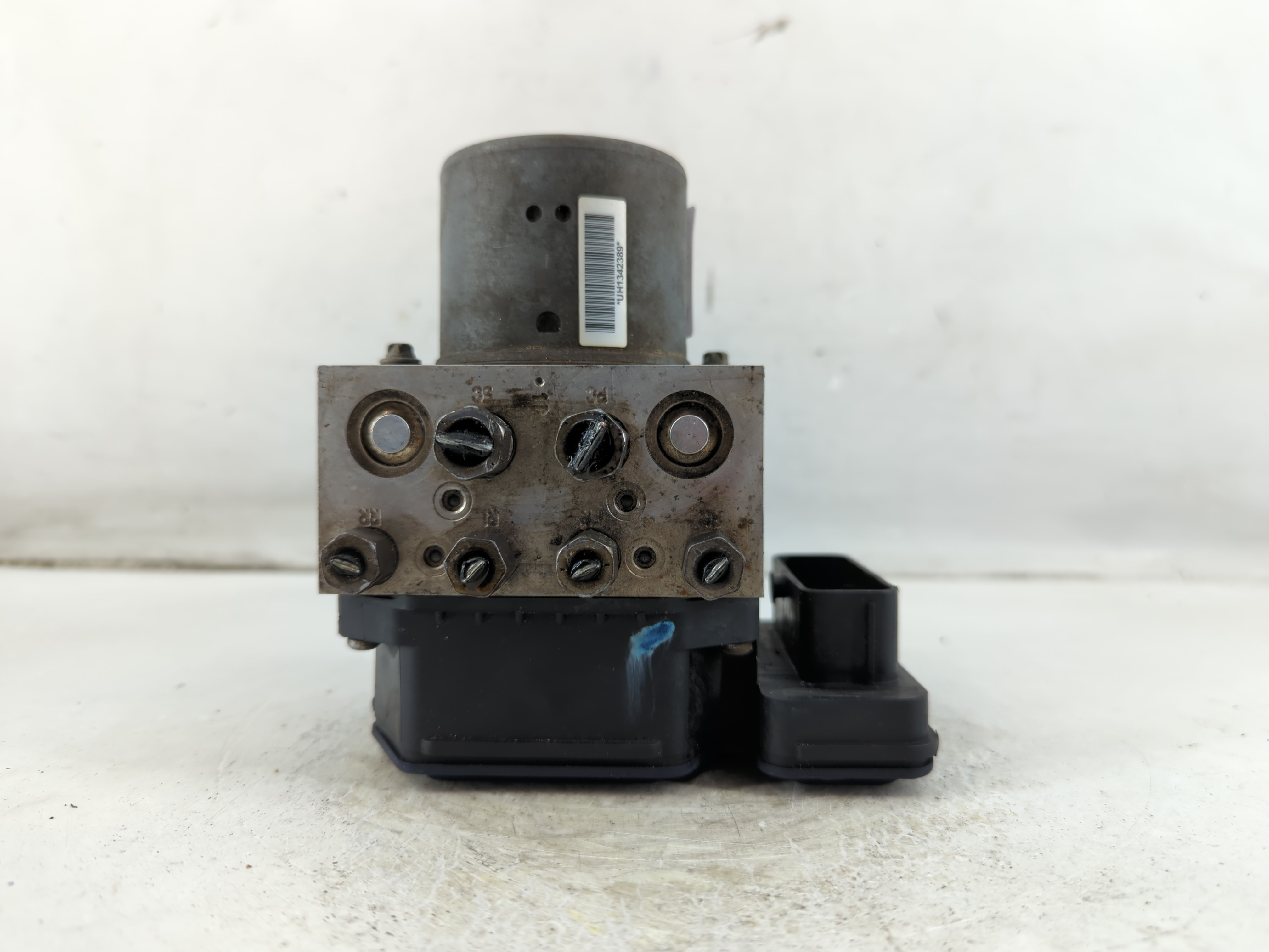 2013-2014 Jeep Grand Cherokee Abs Pump Control Module 1073853 - Oemusedautoparts1.com