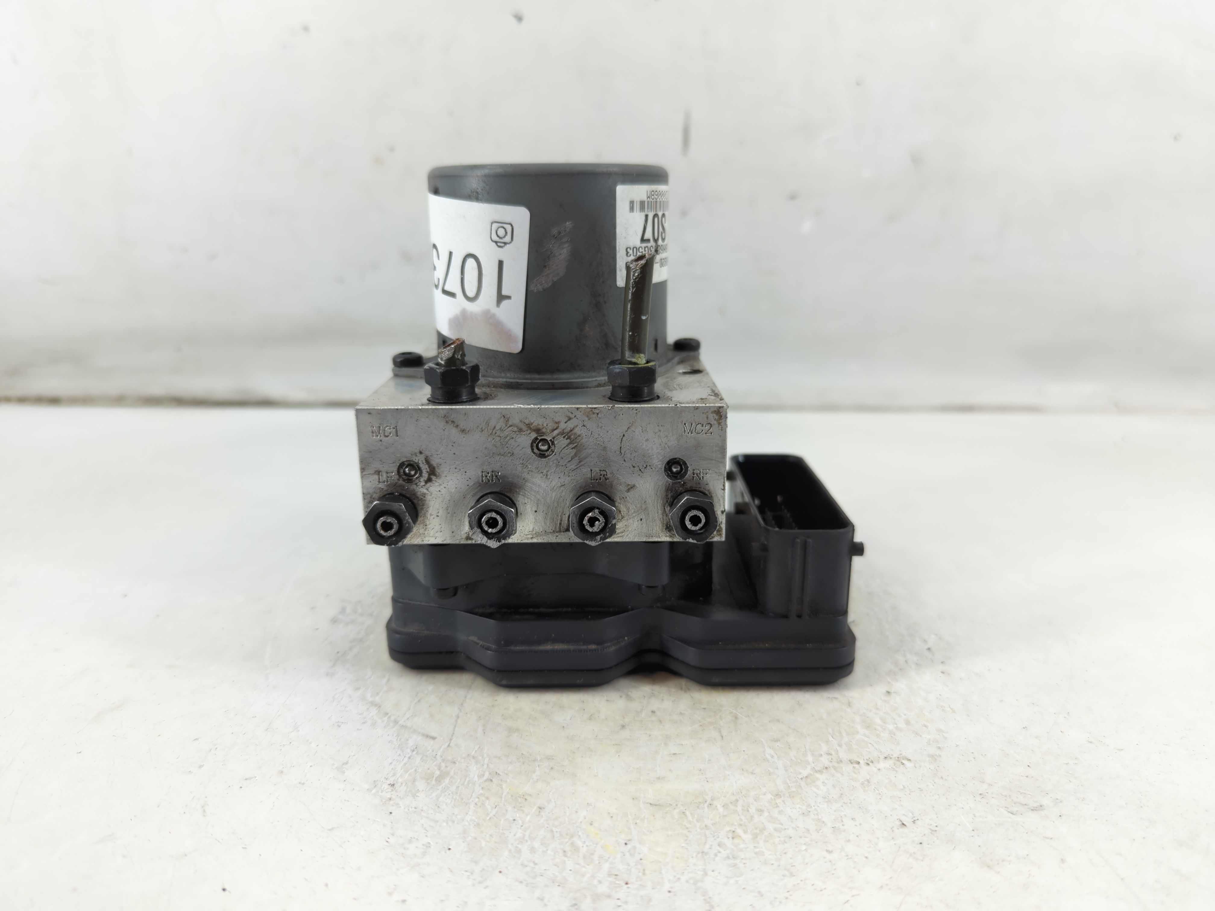 2011-2013 Hyundai Elantra Abs Pump Control Module 1073894 - Oemusedautoparts1.com