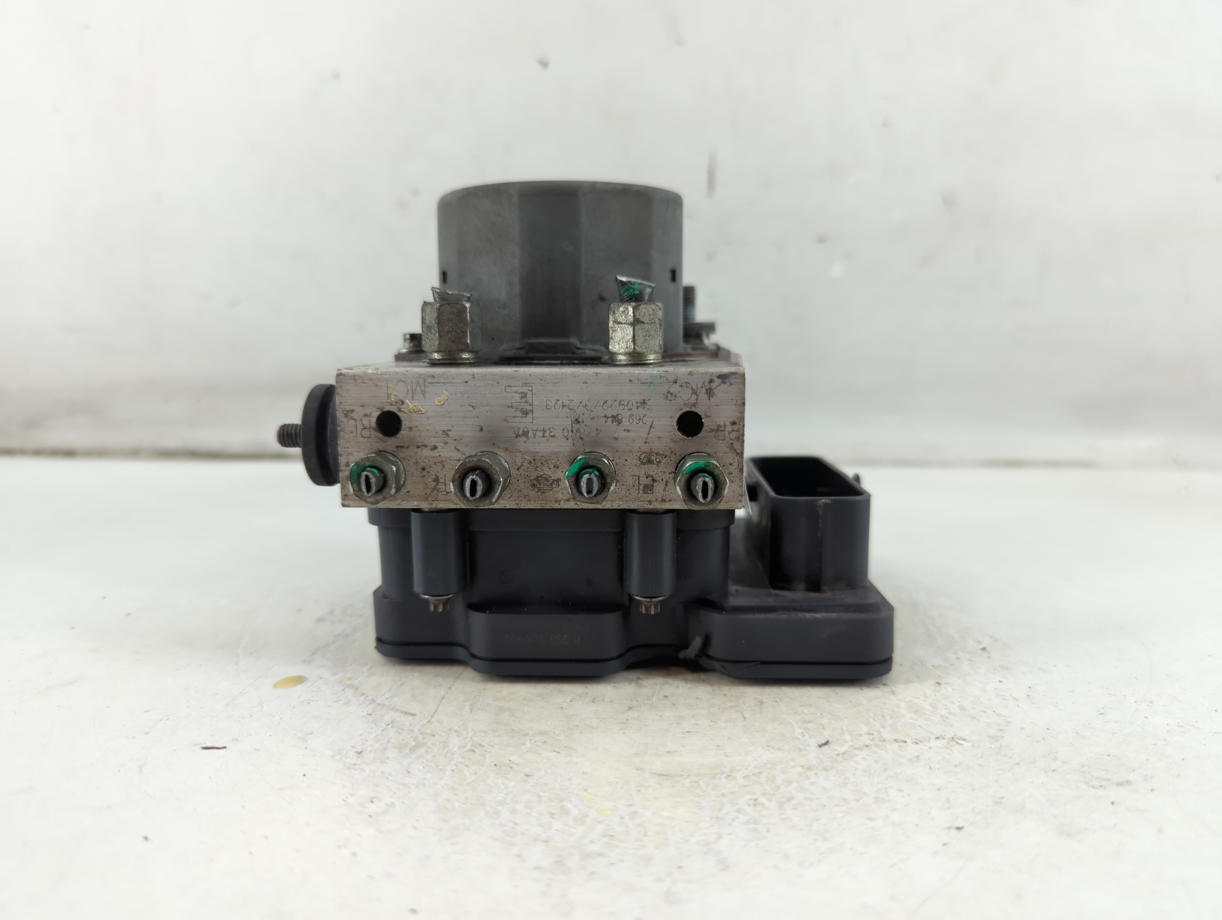 Picture of 2015-2015 Nissan Altima Abs Pump Control Module 1073896