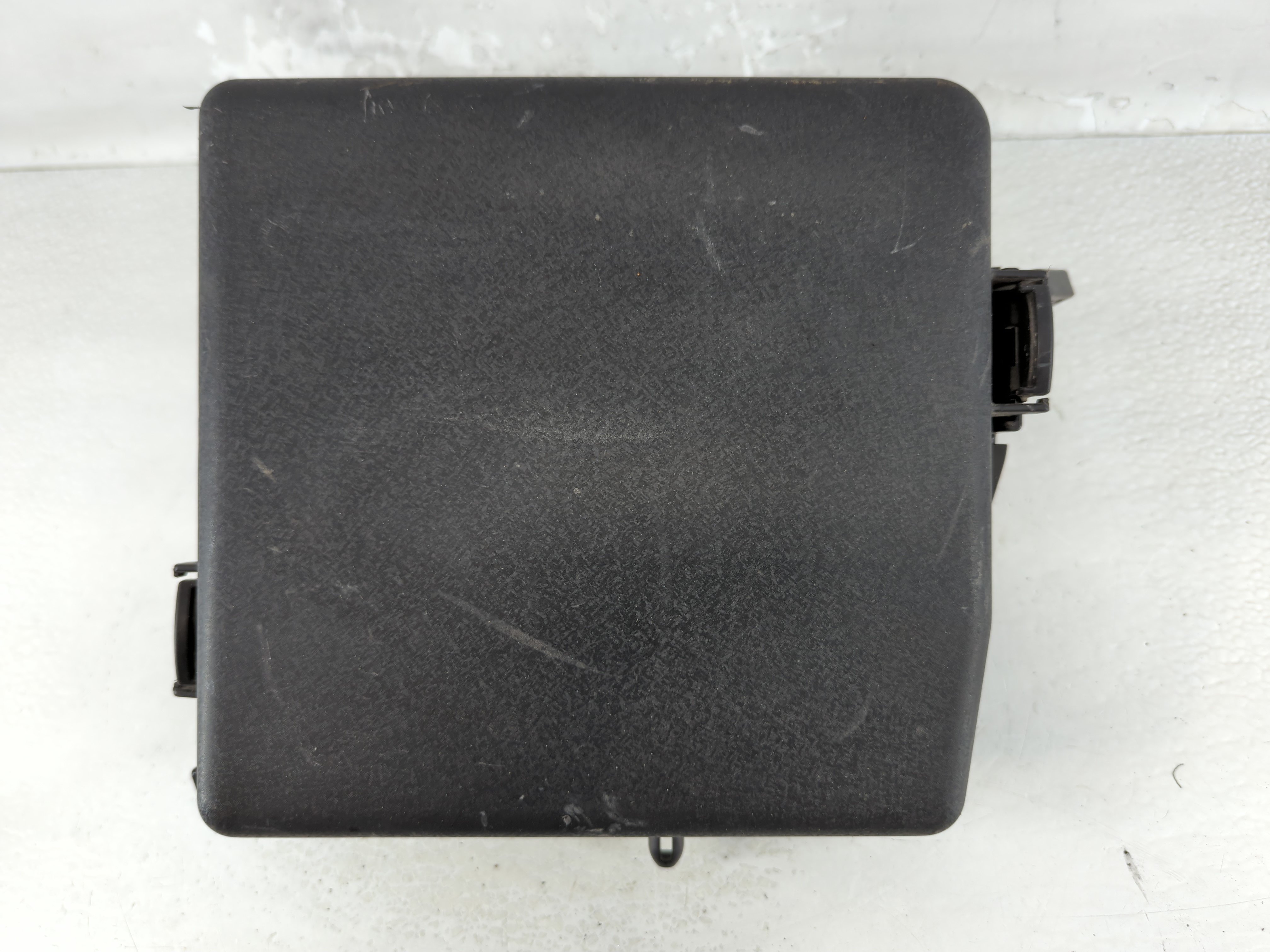 Picture of 2015-2018 Kia Sedona Fusebox Fuse Box Relay Module 91222-a9240 1073903