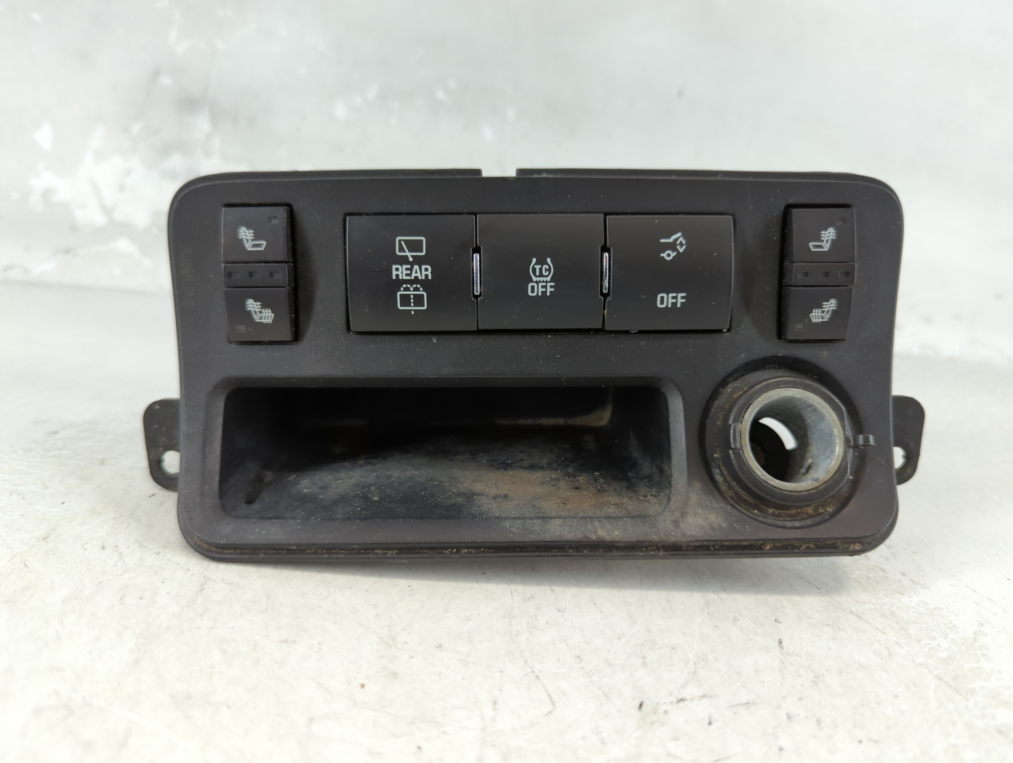Picture of 2012 Gmc Acadia  Center Console Switch Panel Bezel Power Outlet 1073930