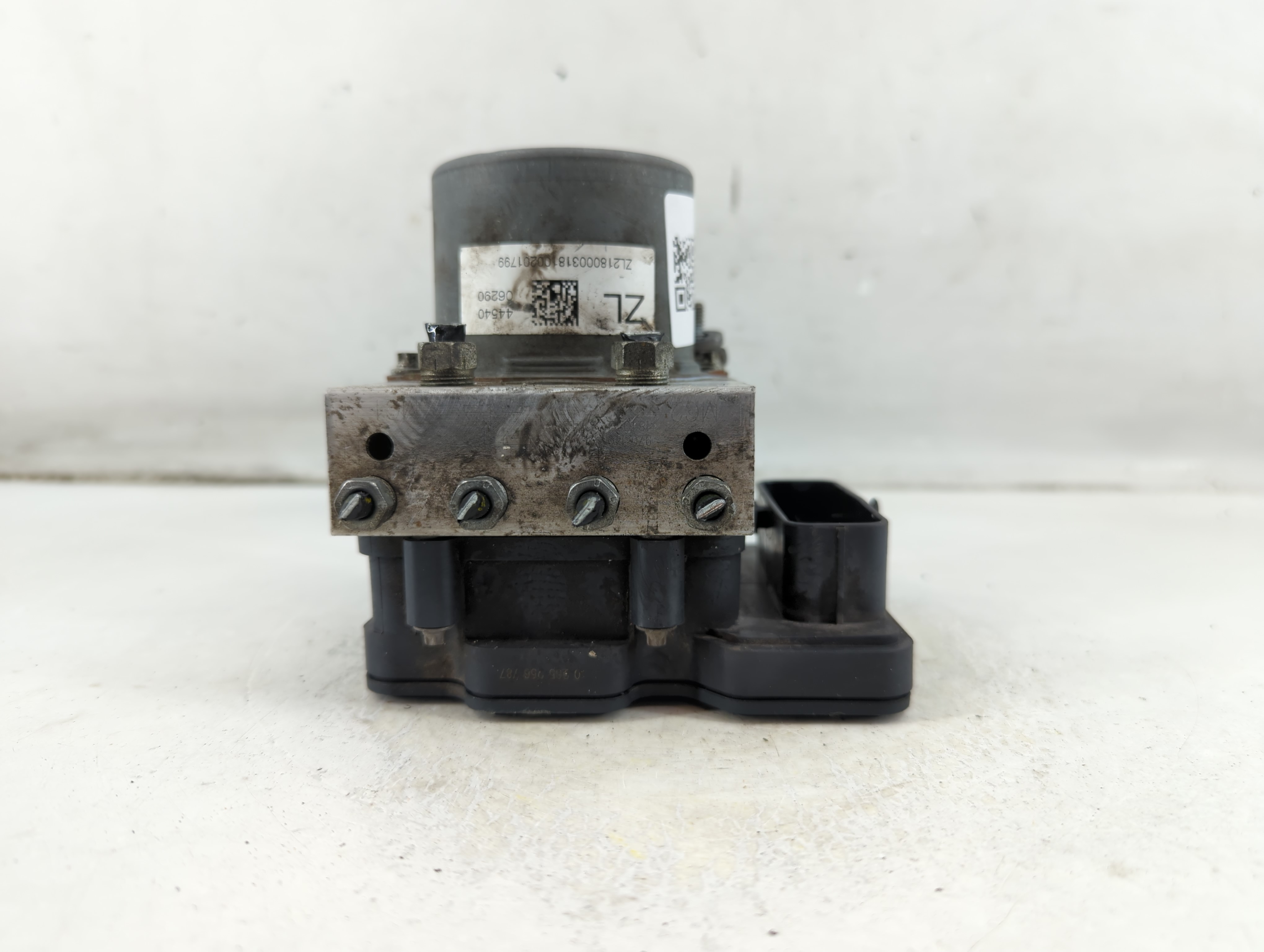 2018-2020 Toyota Camry Abs Pump Control Module 1073937 - Oemusedautoparts1.com