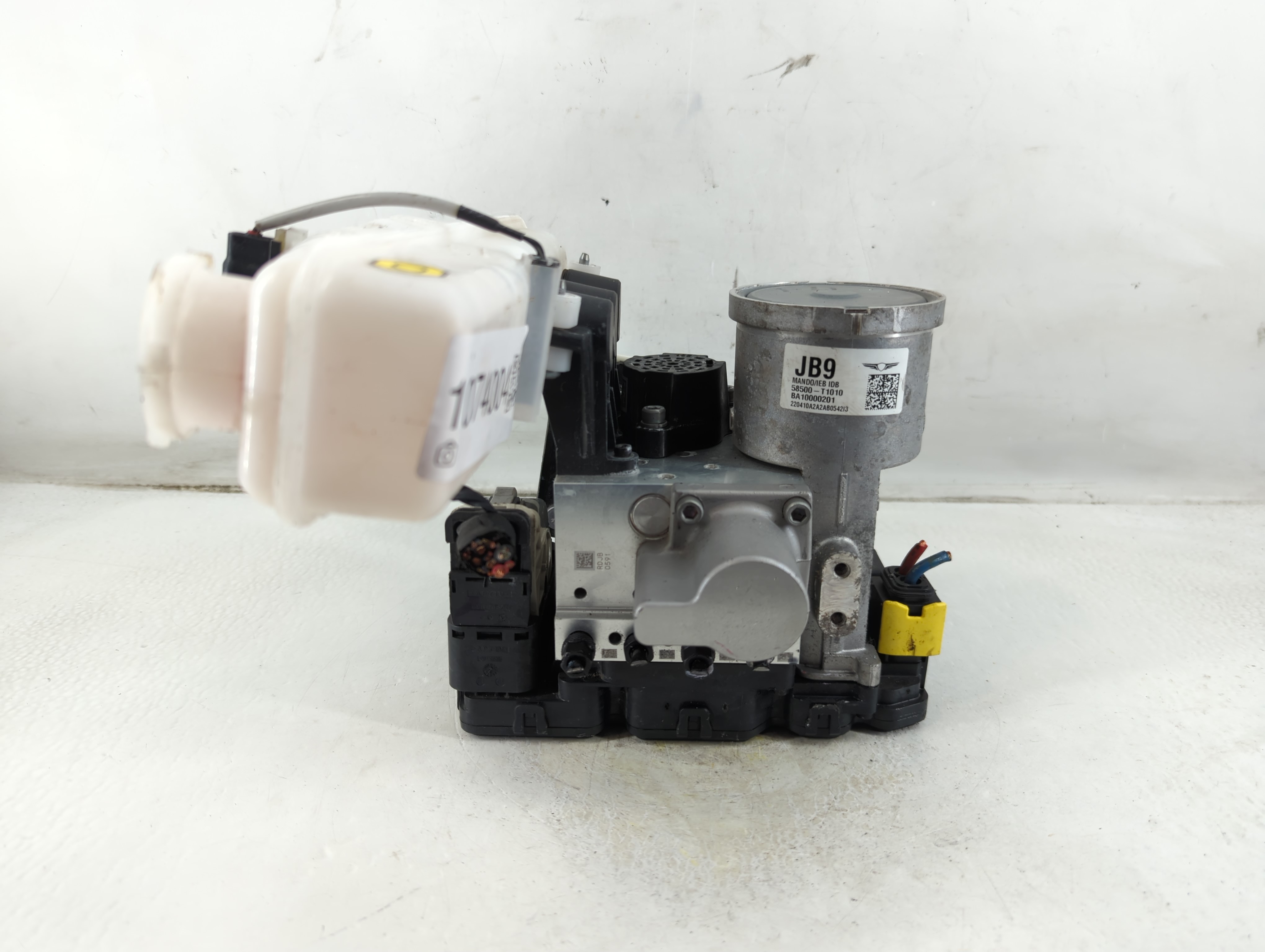 2021-2022 Genesis G80 Abs Pump Control Module 1074004 - Oemusedautoparts1.com