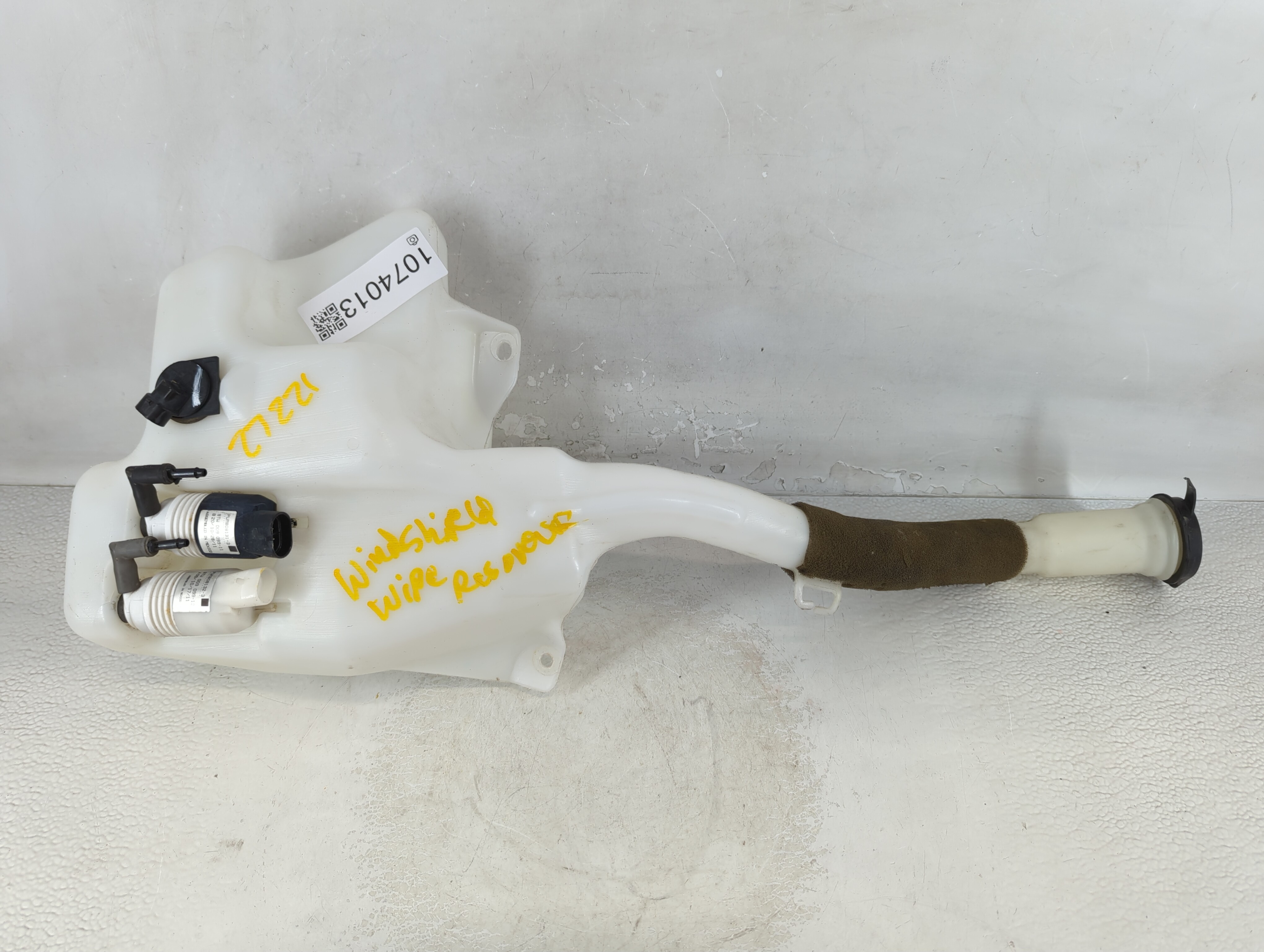 2010-2017 Gmc Acadia Windshield Washer Fluid Reservoir Bottle Oem 1074013 - Oemusedautoparts1.com