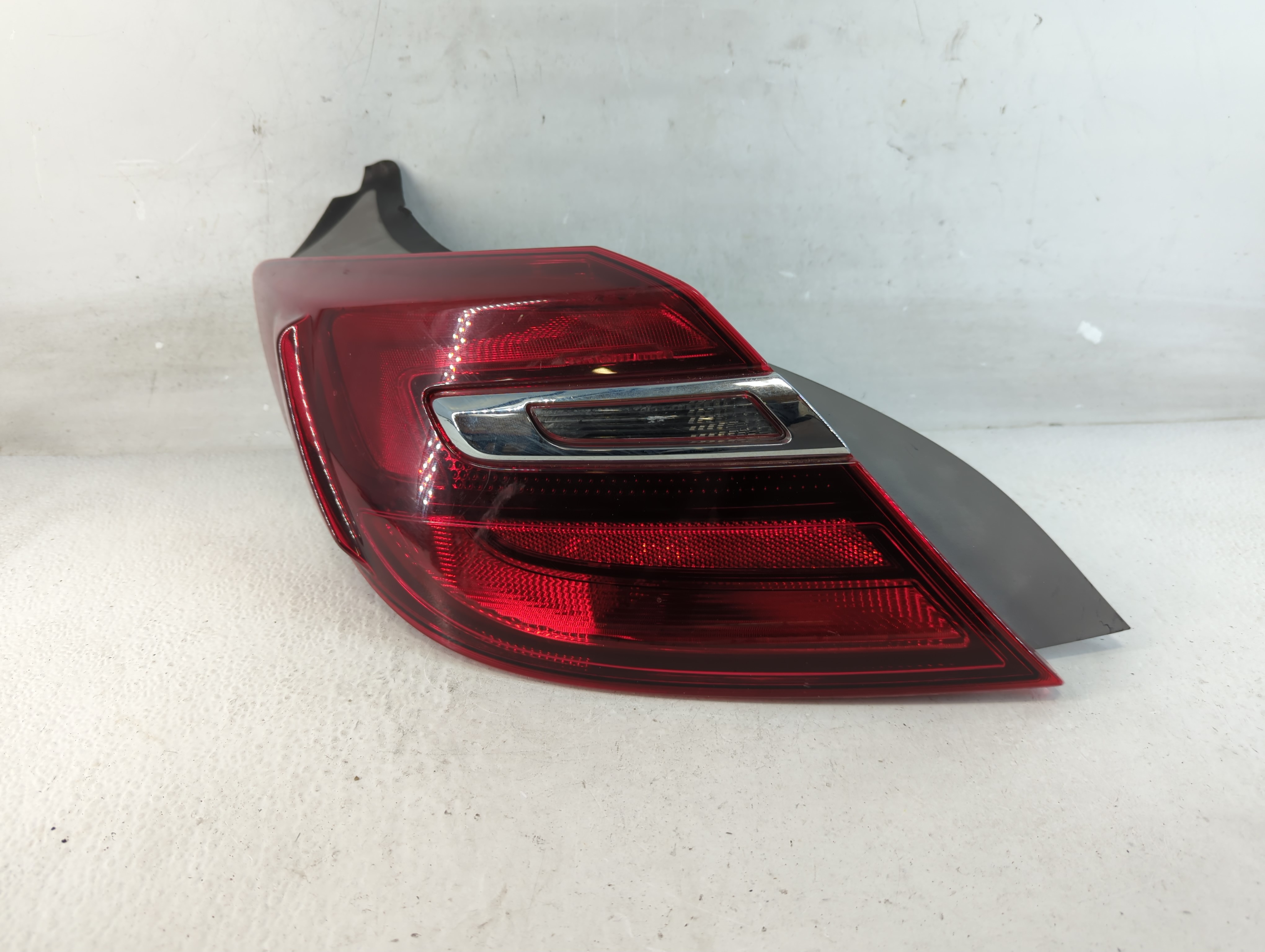 Picture of 2014-2017 Buick Regal Driver Left Side Tail Light Taillight Oem 1074084