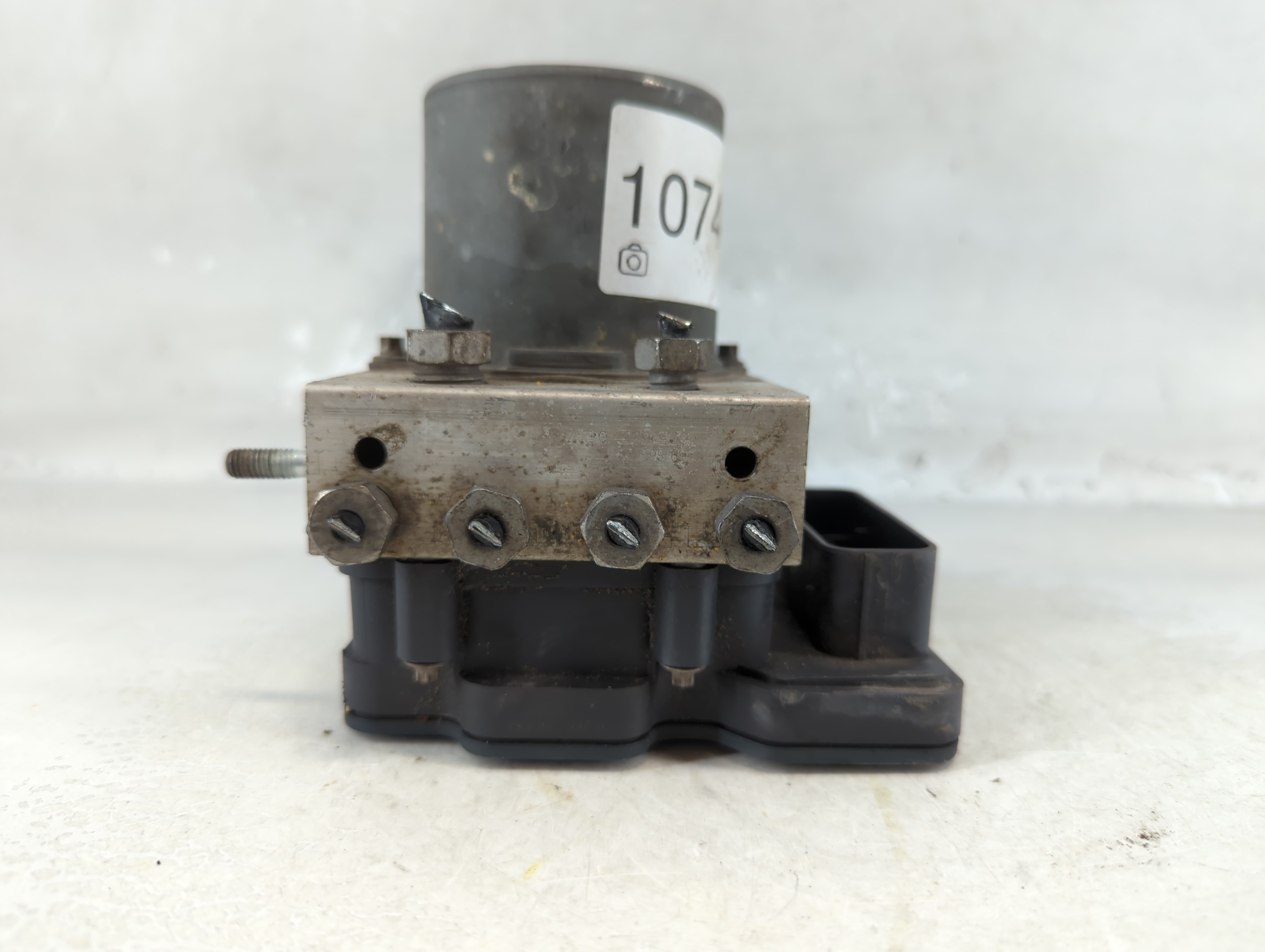 2016-2016 Ford F-150 Abs Pump Control Module 1074090 - Oemusedautoparts1.com
