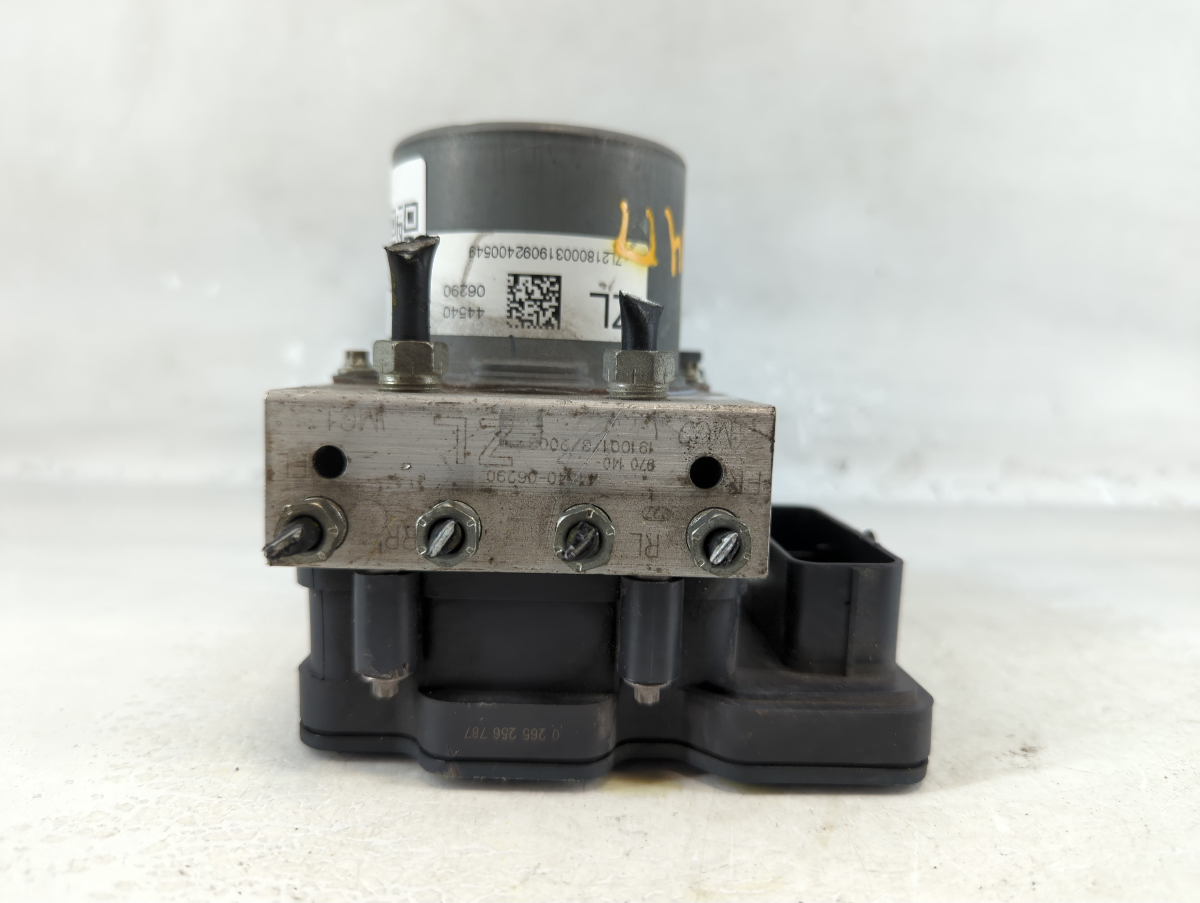 2018-2020 Toyota Camry Abs Pump Control Module 1074093 - Oemusedautoparts1.com
