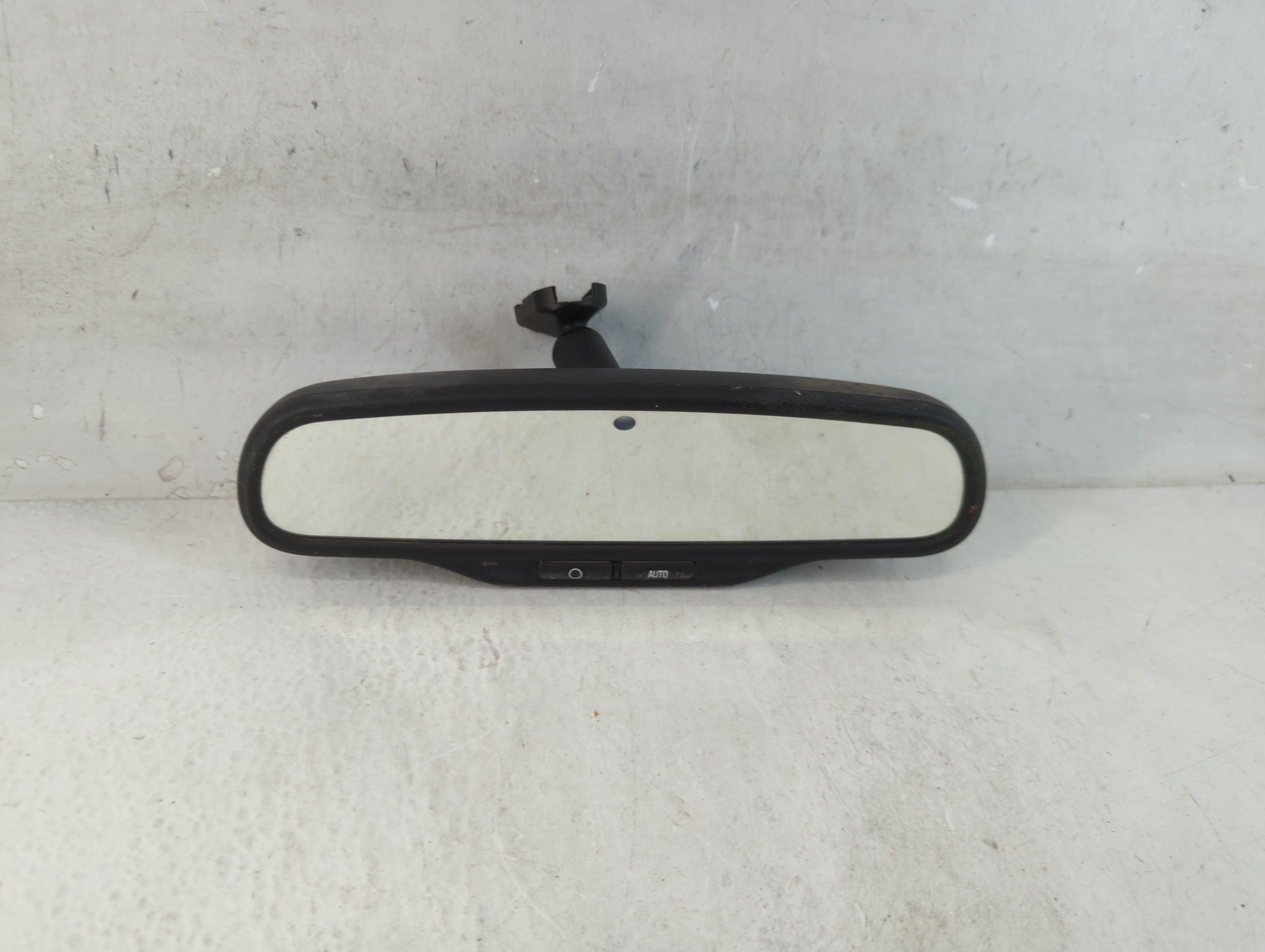 2008 Saturn Vue Interior Rear View Mirror Oem 1074133 - Oemusedautoparts1.com