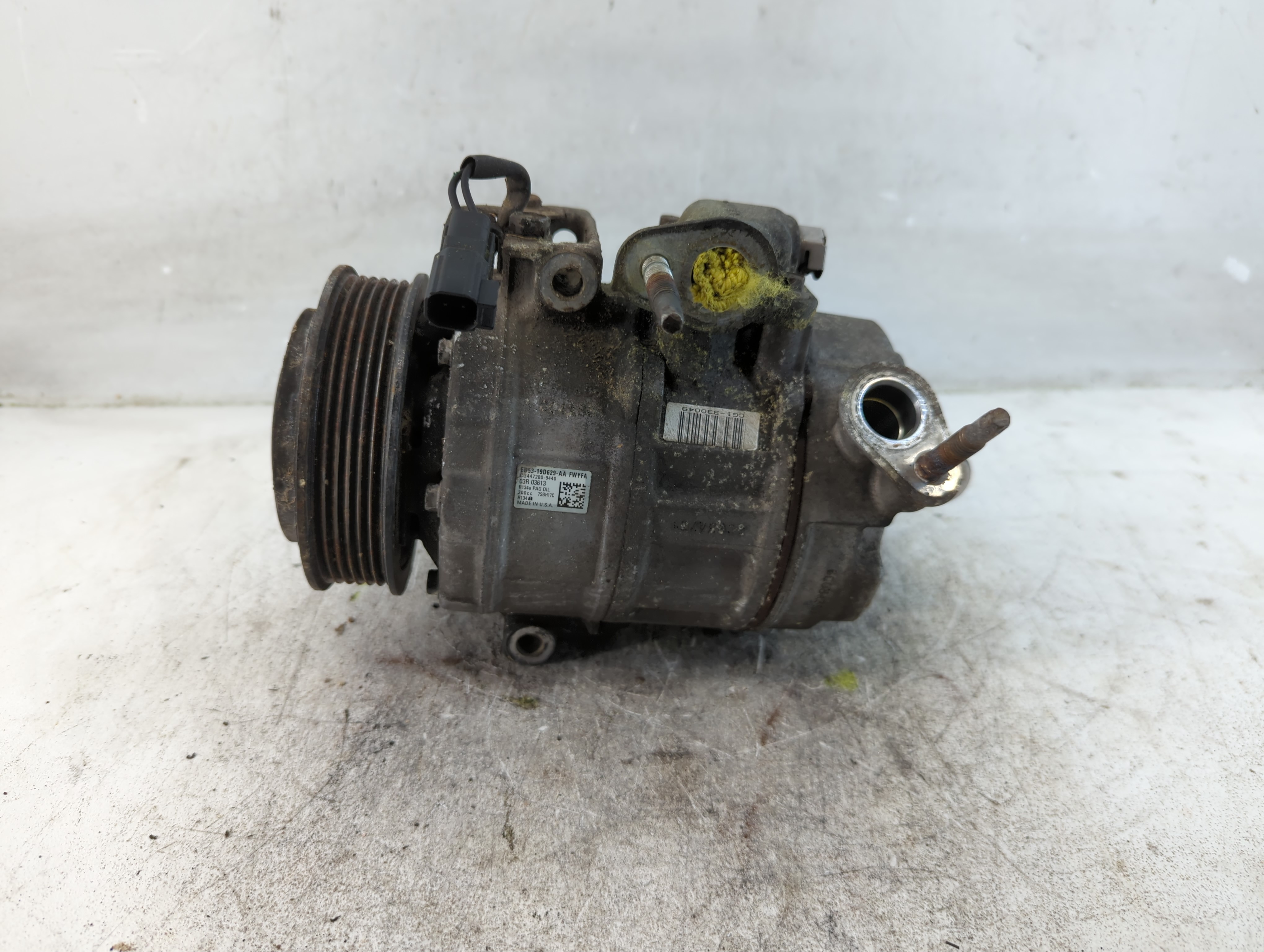 Picture of 2011-2015 Ford Explorer Air Conditioning A/c Ac Compressor Oem 1074165