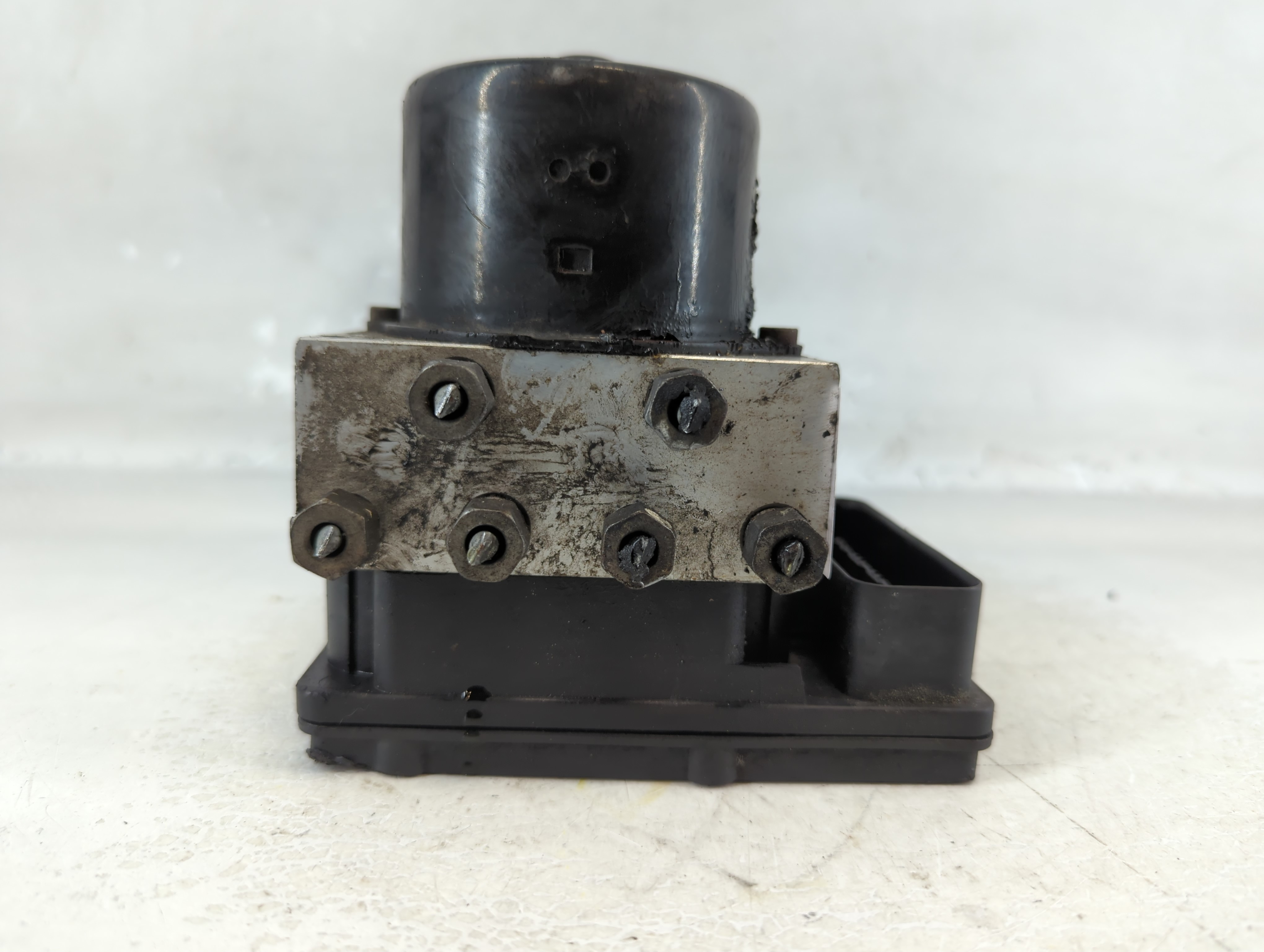 2005-2005 Chrysler 300 Abs Pump Control Module 1074210 - Oemusedautoparts1.com