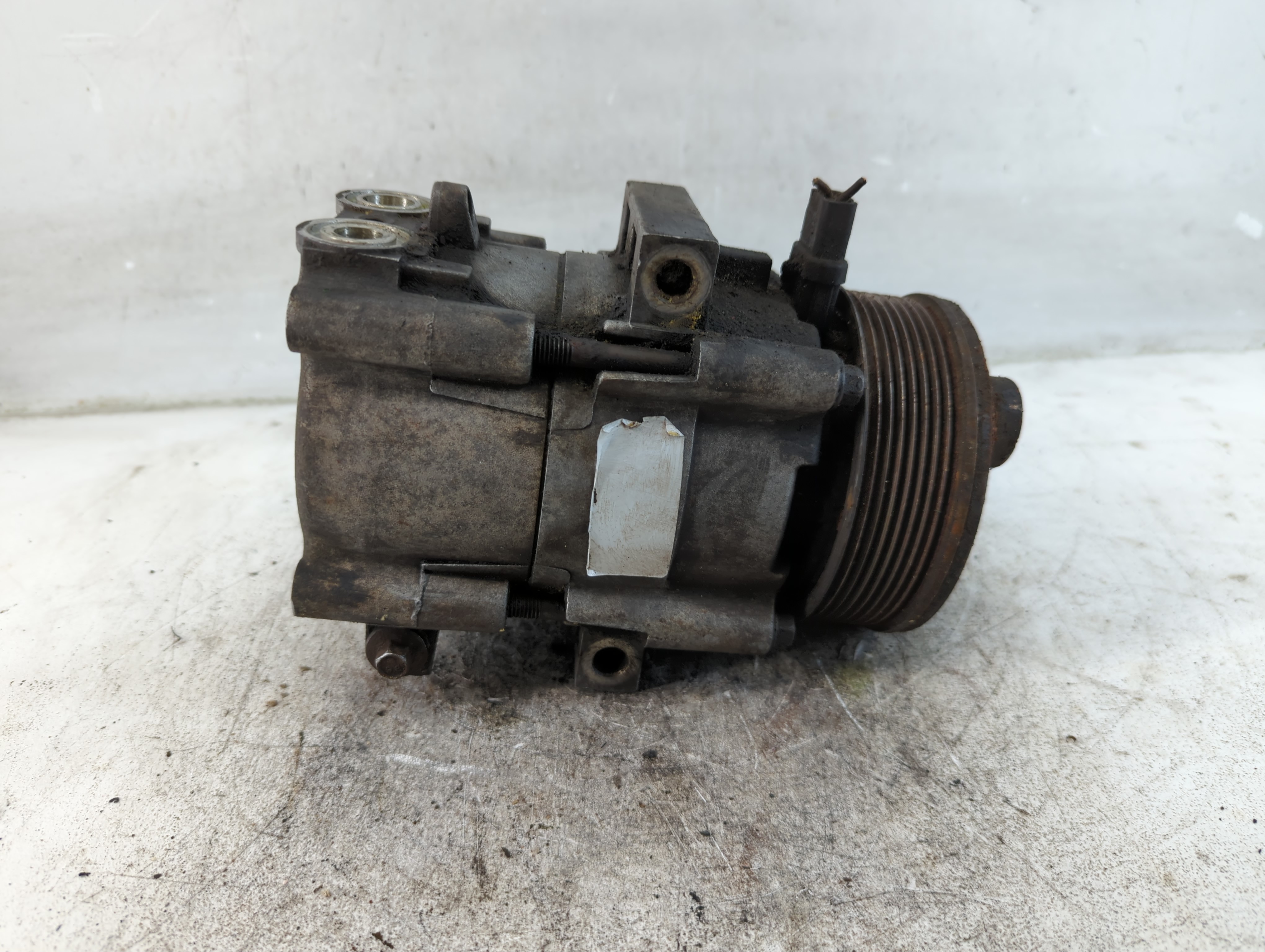 1997-2002 Ford Expedition Air Conditioning A/c Ac Compressor Oem 1074309 - Oemusedautoparts1.com
