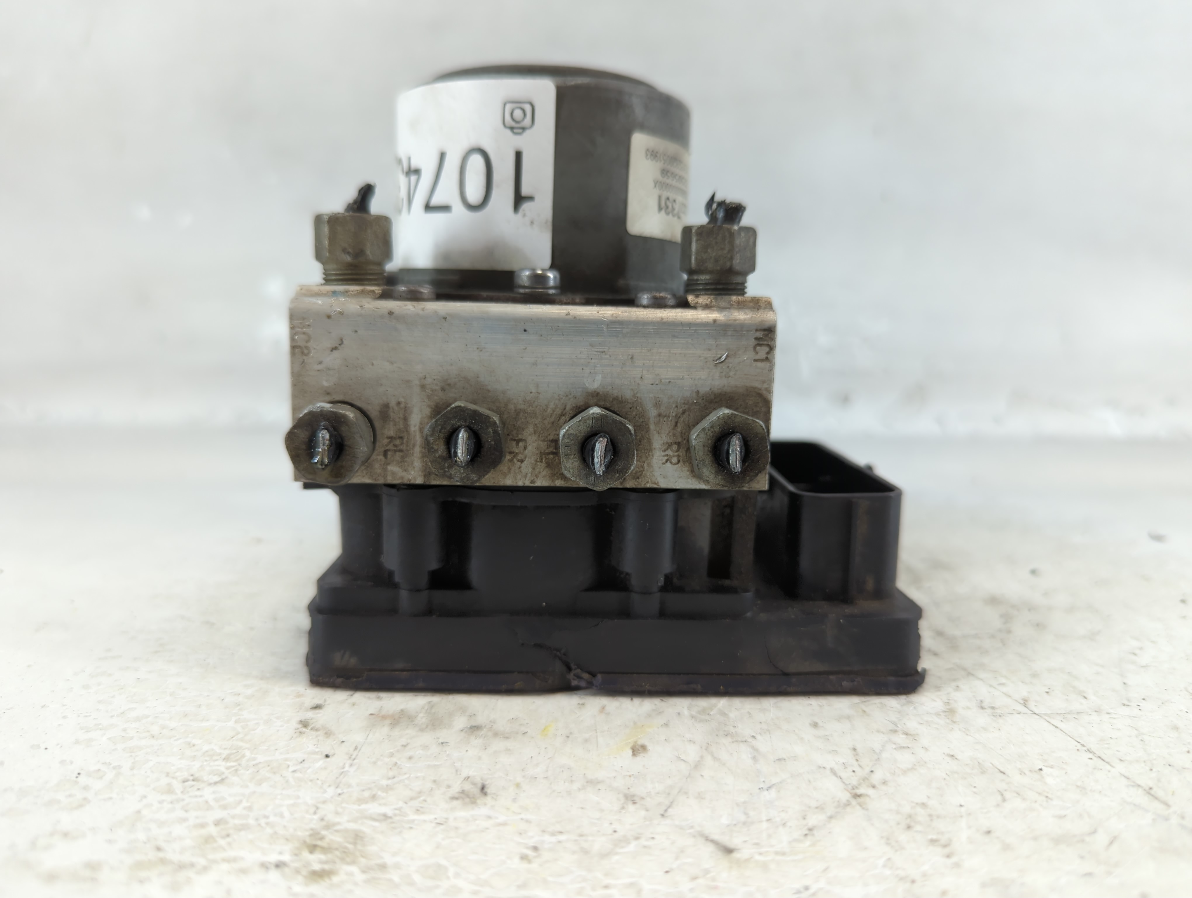 2014-2016 Chevrolet Impala Abs Pump Control Module 1074313 - Oemusedautoparts1.com