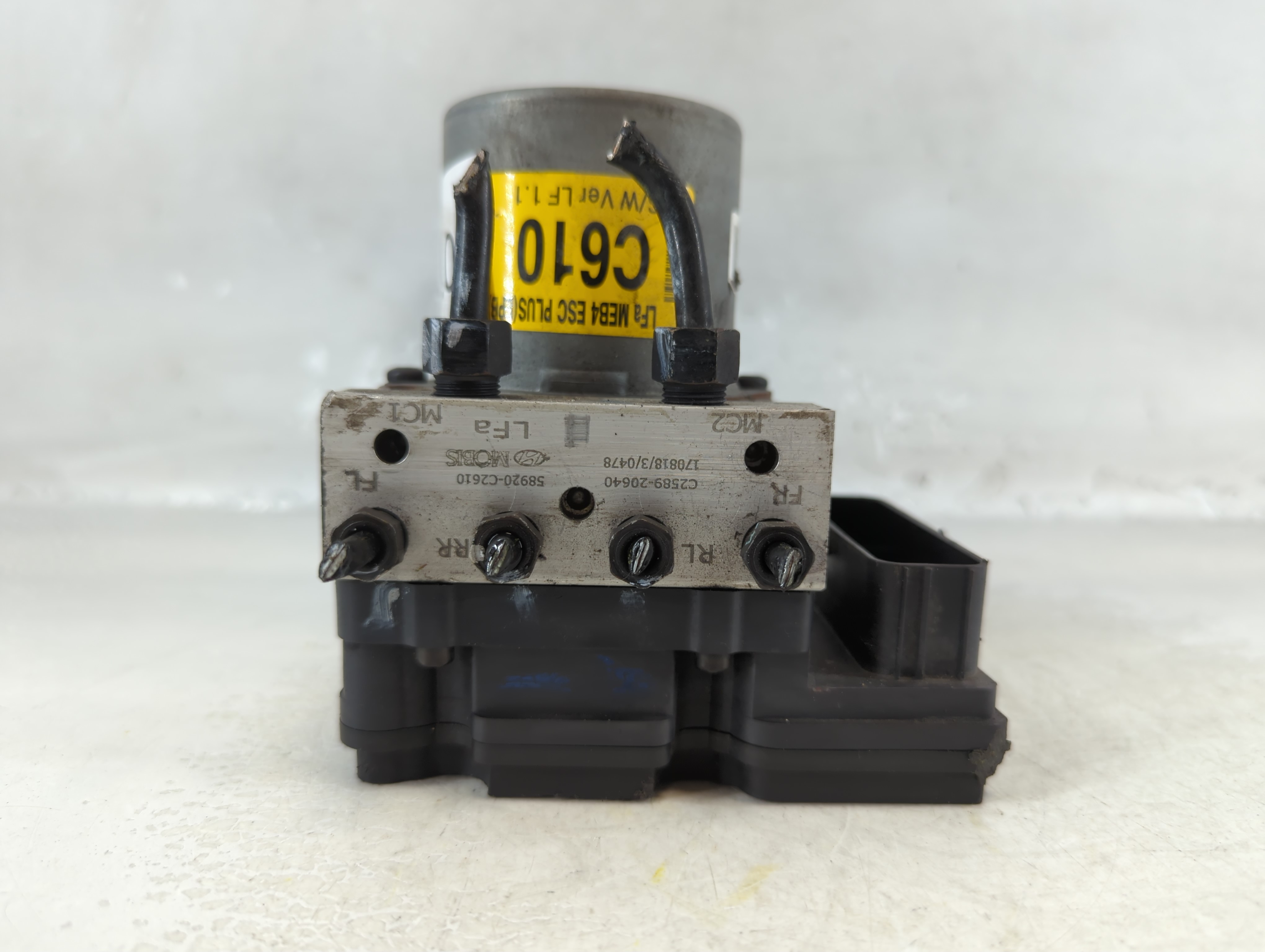 Picture of 2018-2019 Hyundai Sonata Abs Pump Control Module 1074315