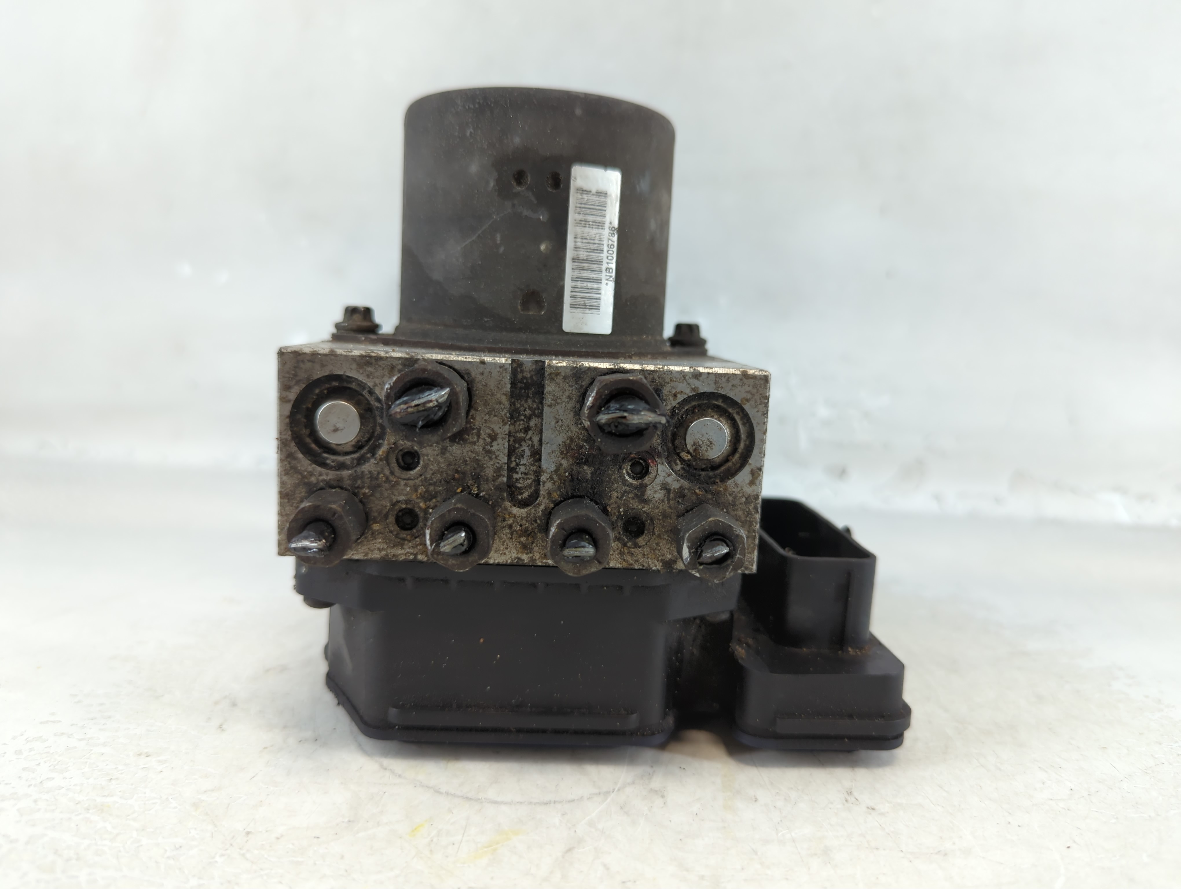 2016-2017 Jeep Grand Cherokee Abs Pump Control Module 1074316 - Oemusedautoparts1.com