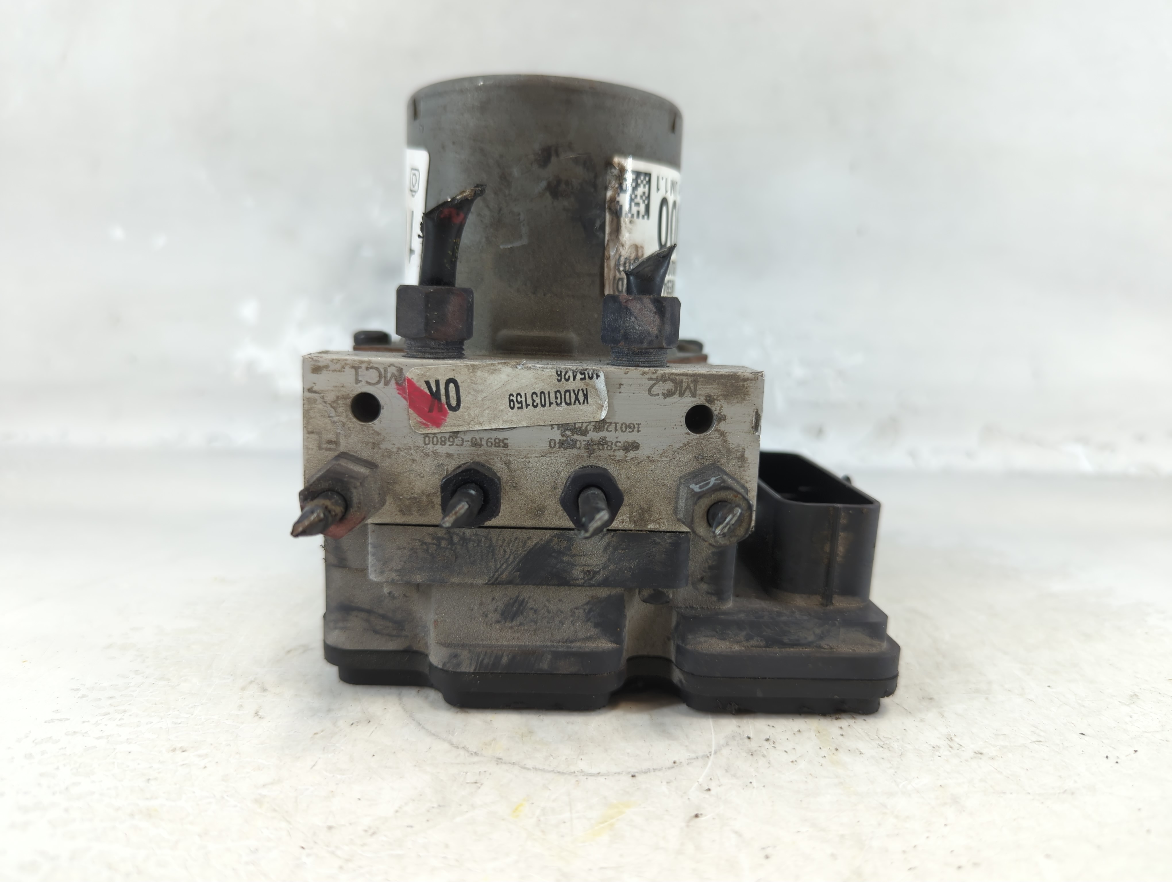 2016-2018 Kia Sorento Abs Pump Control Module 1074317 - Oemusedautoparts1.com