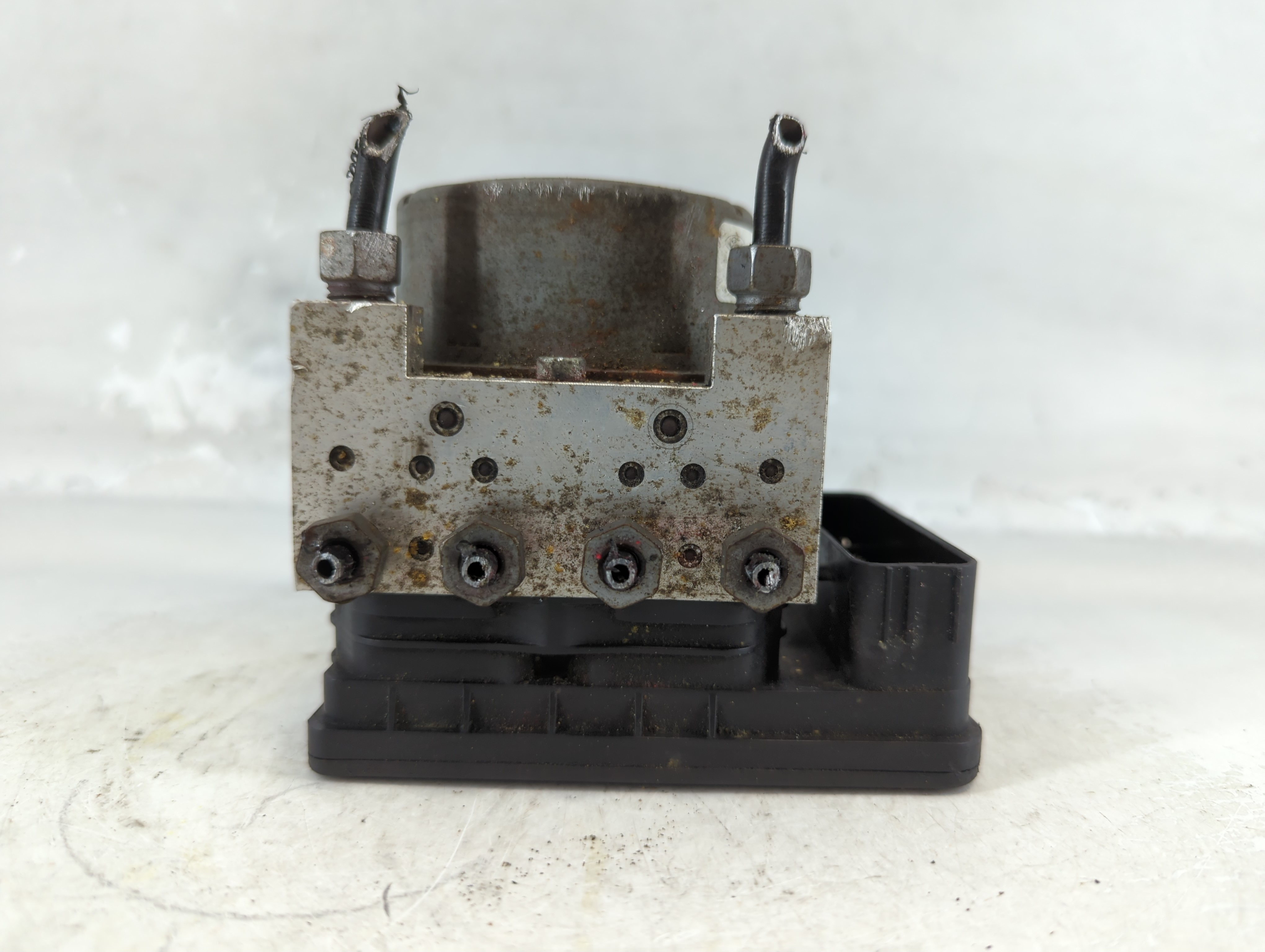2017-2018 Ford Fusion Abs Pump Control Module 1074319 - Oemusedautoparts1.com