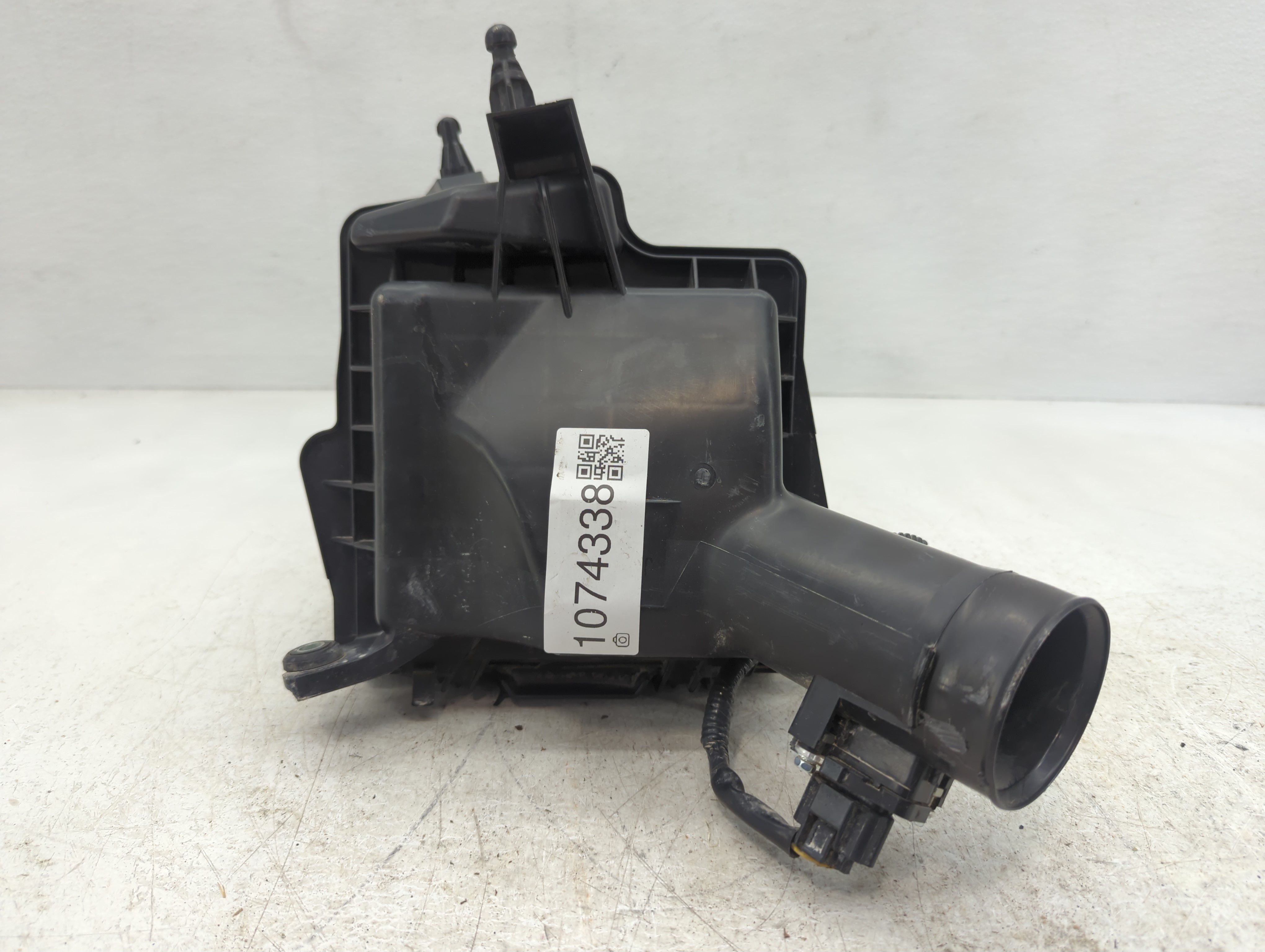 2007-2008 Infiniti G35 Air Cleaner Intake-duct Hose Tube 1074338 - Oemusedautoparts1.com