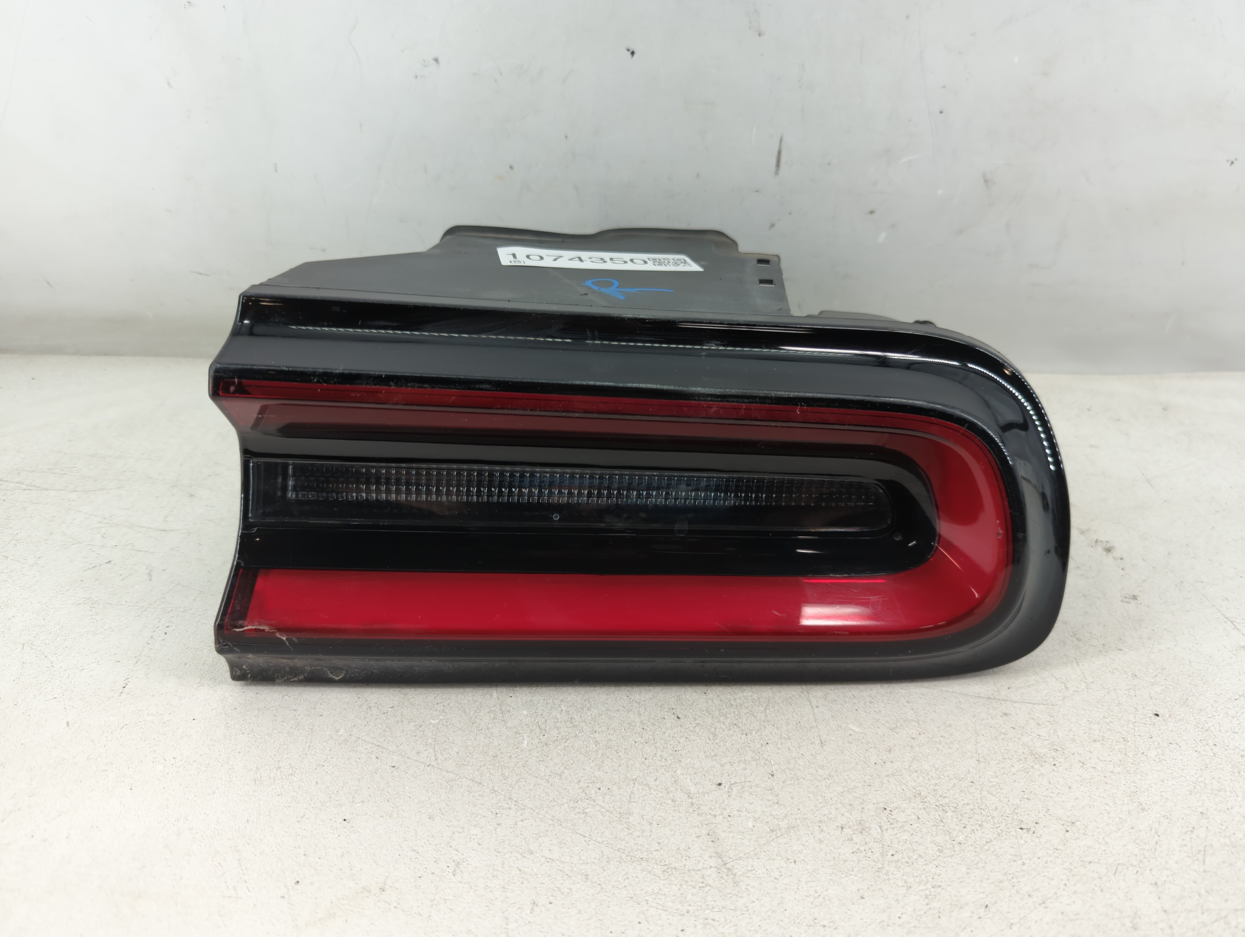 Picture of 2020-2022 Dodge Challenger Passenger Right Side Tail Light Taillight Oem 1074350