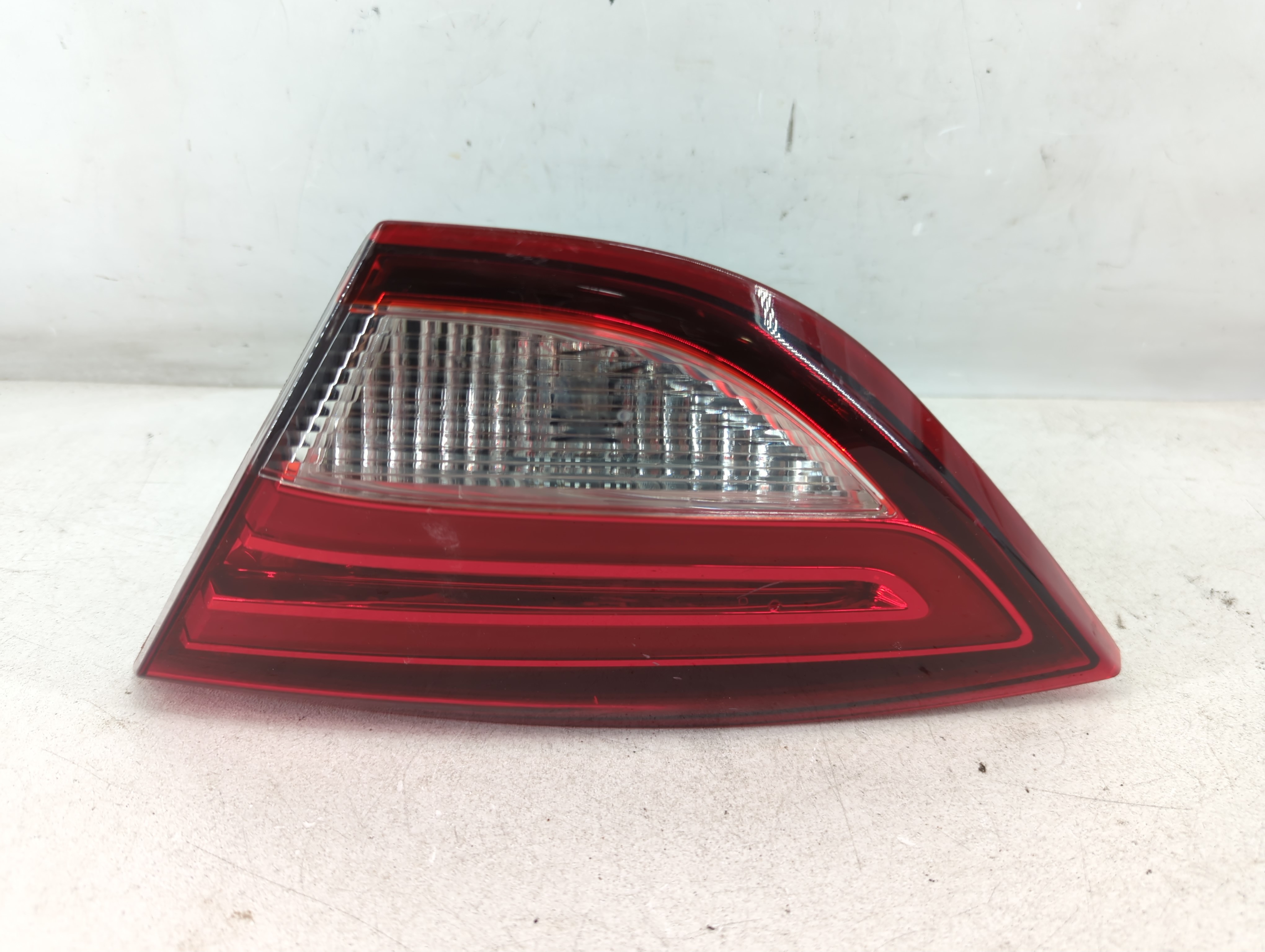 2015-2016 Chrysler 200 Passenger Right Side Tail Light Taillight Oem 1074354 - Oemusedautoparts1.com