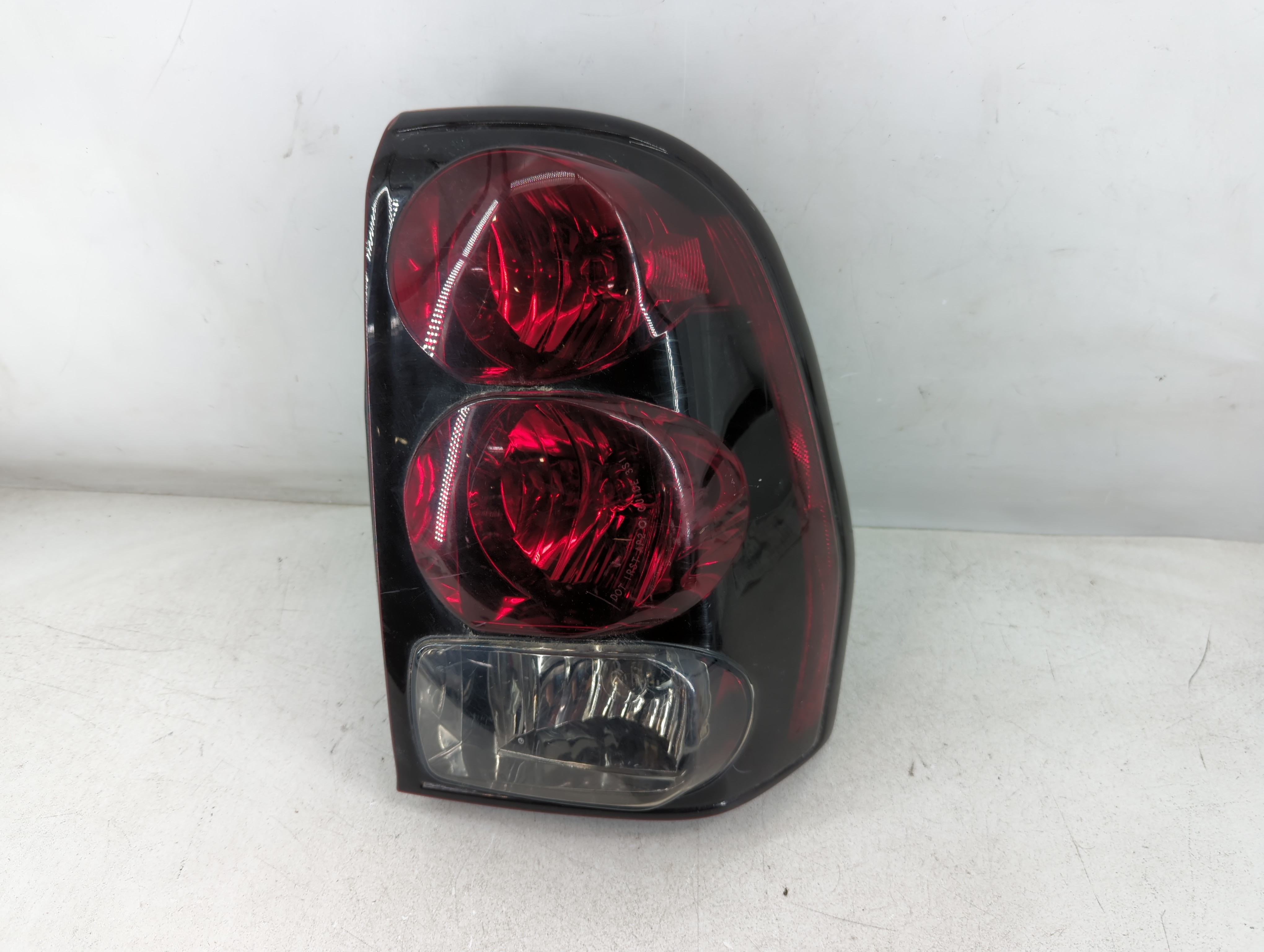 2002 Chevrolet Trailblazer Passenger Right Side Tail Light Taillight Oem 1074362 - Oemusedautoparts1.com