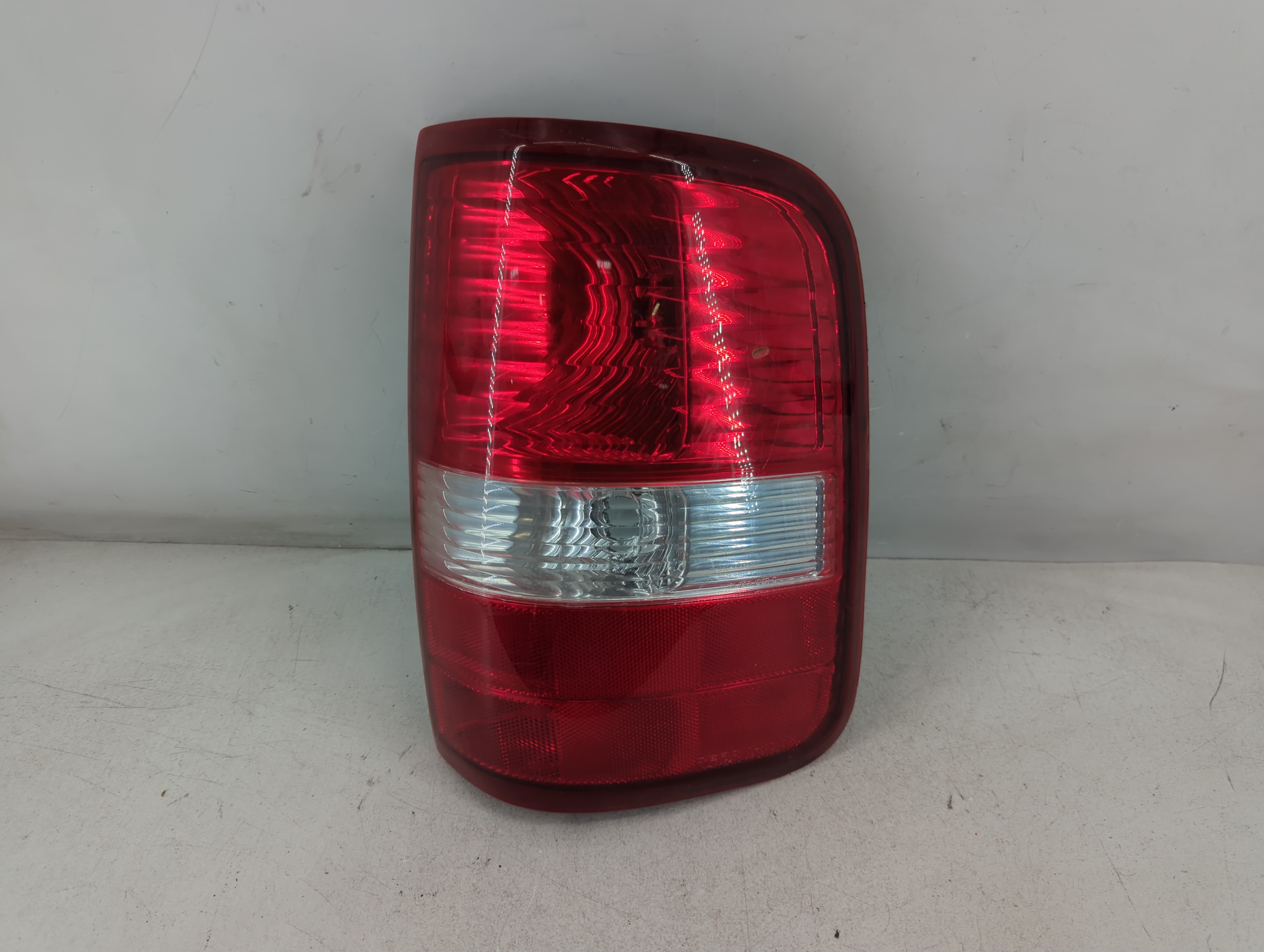 2004-2008 Ford F-150 Passenger Right Side Tail Light Taillight Oem 1074367 - Oemusedautoparts1.com