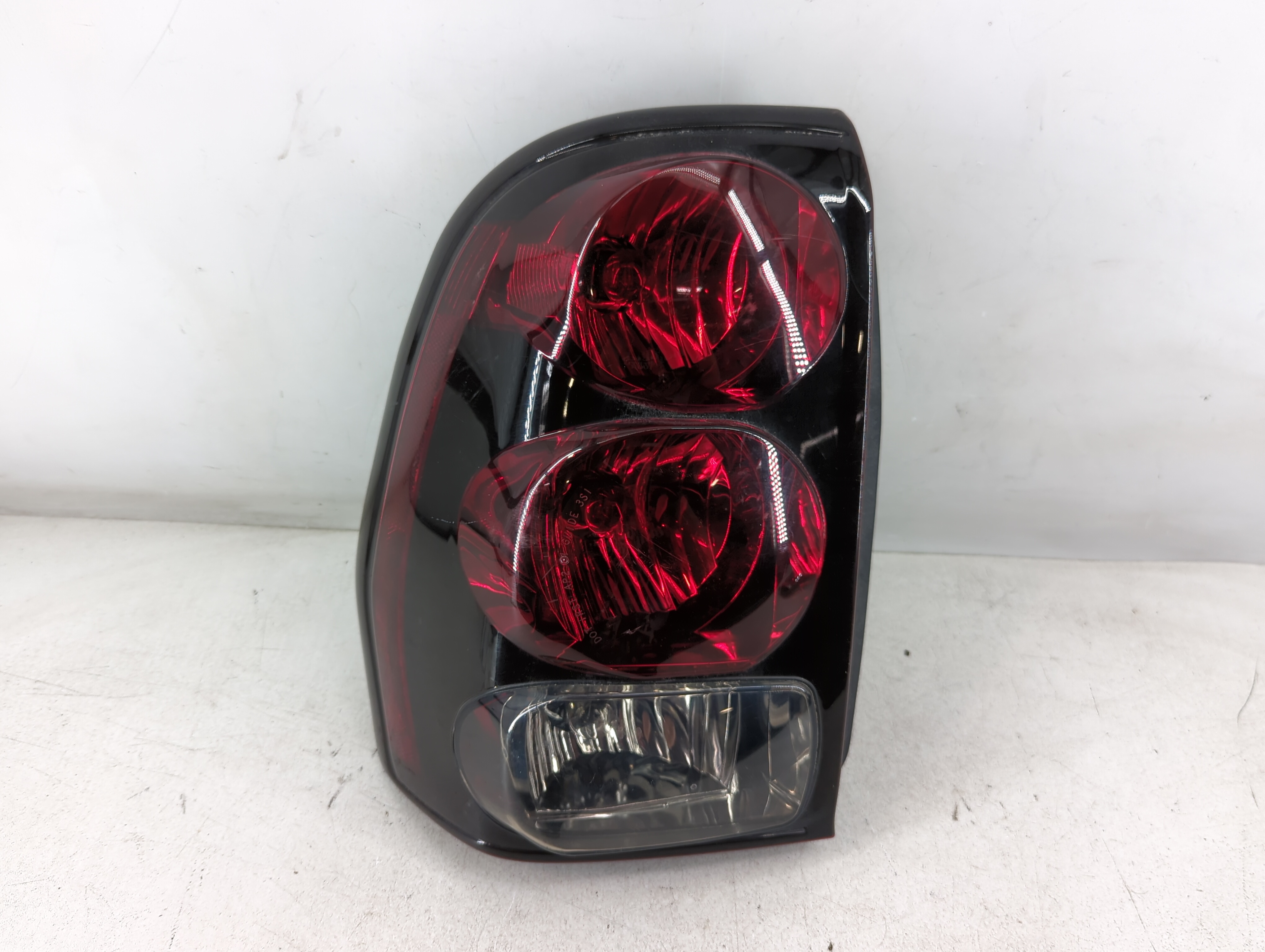2002 Chevrolet Trailblazer Driver Left Side Tail Light Taillight Oem 1074373 - Oemusedautoparts1.com