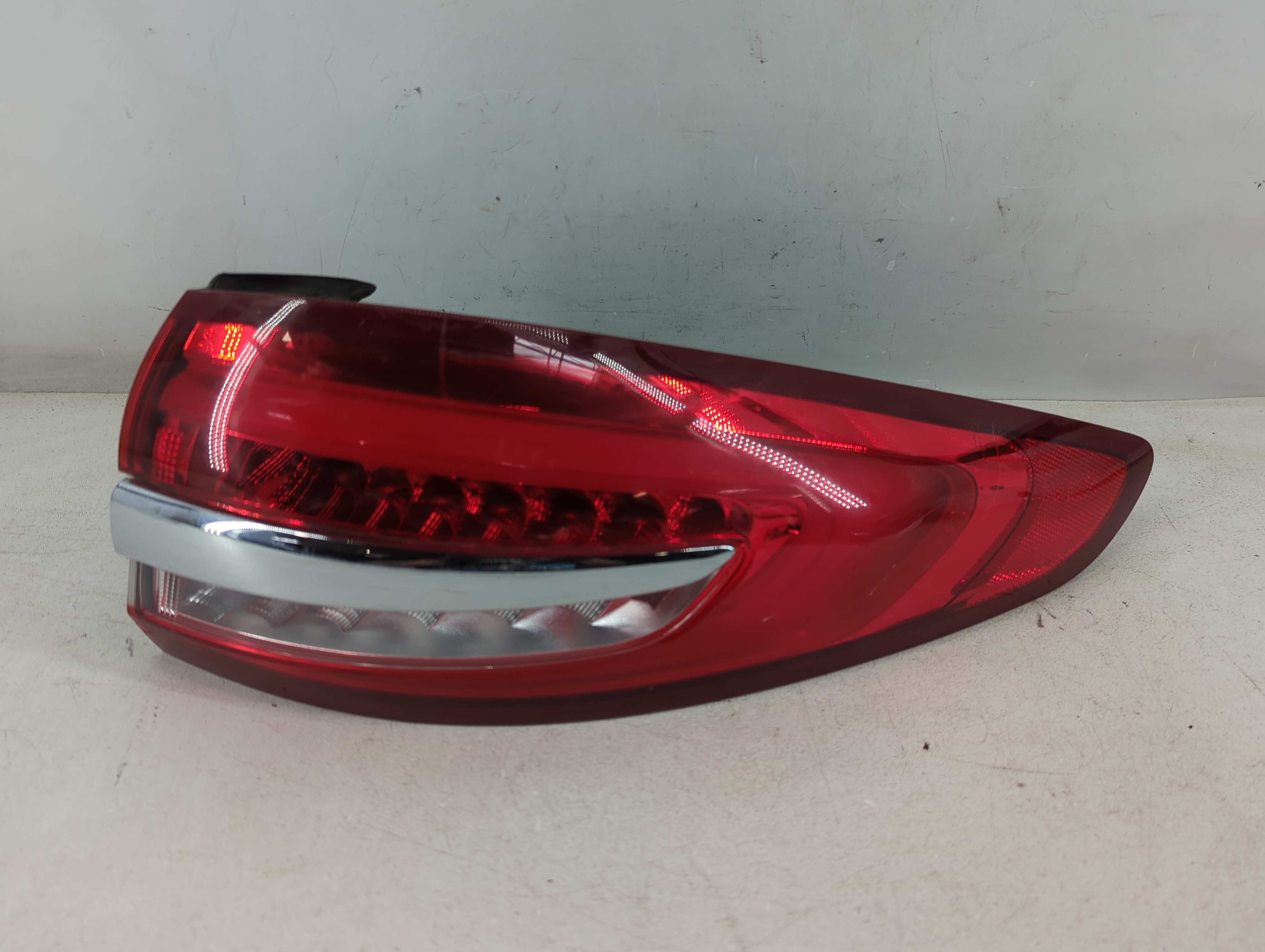 2017-2018 Ford Fusion Driver Left Side Tail Light Taillight Oem 1074390 - Oemusedautoparts1.com