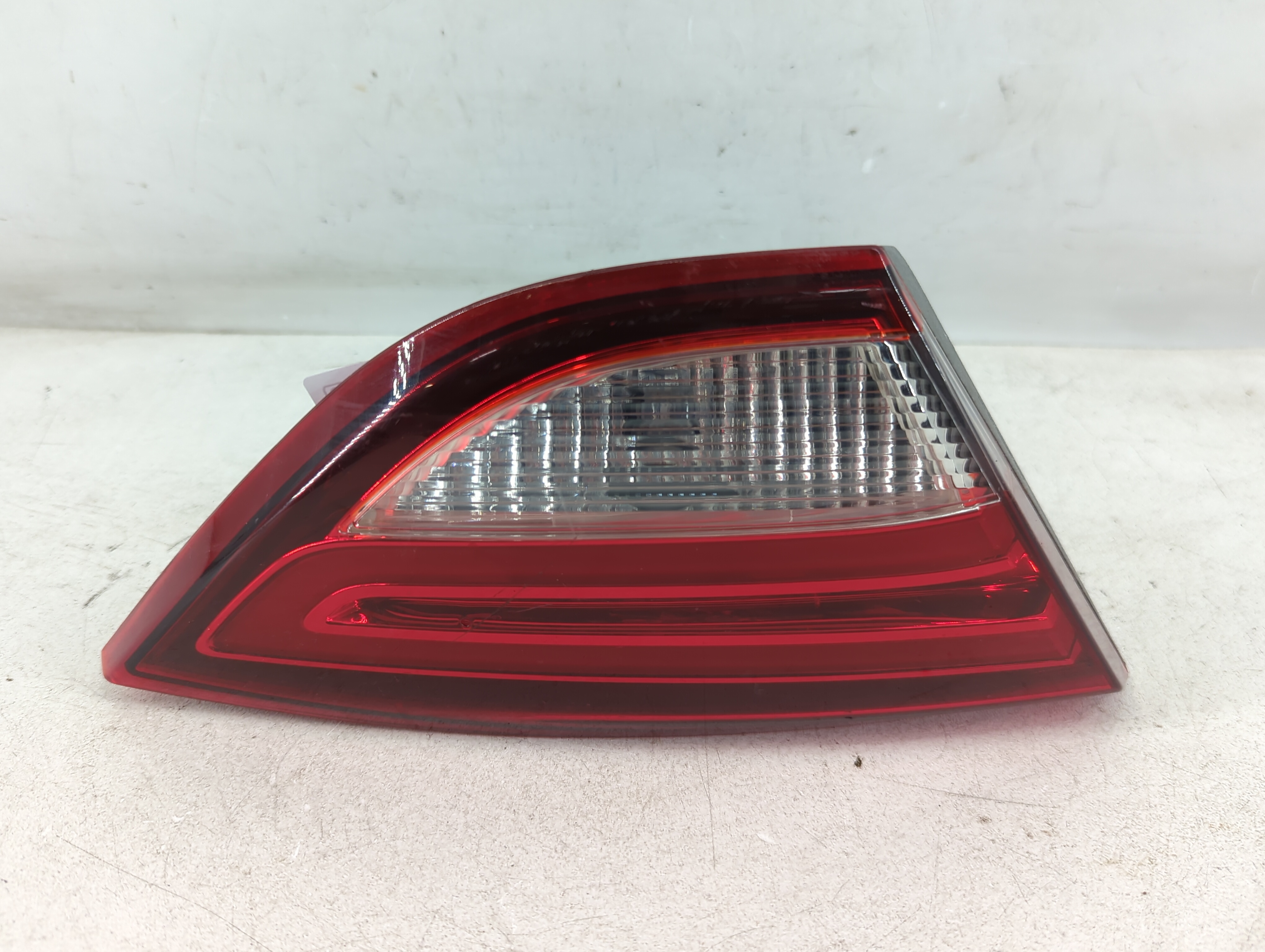 2015-2017 Chrysler 200 Driver Left Side Tail Light Taillight Oem 1074398 - Oemusedautoparts1.com