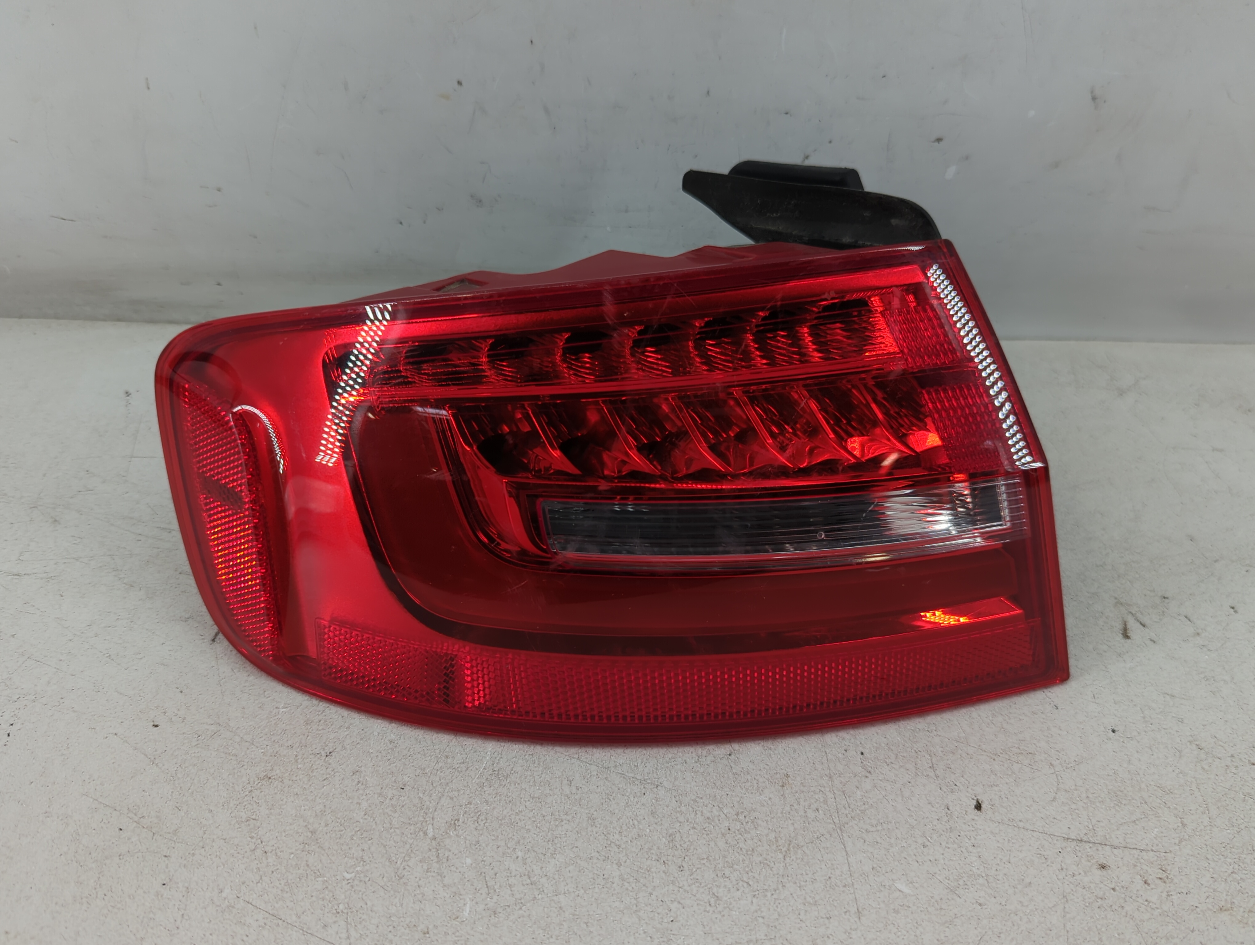2013-2016 Audi A4 Driver Left Side Tail Light Taillight Oem 1074399 - Oemusedautoparts1.com