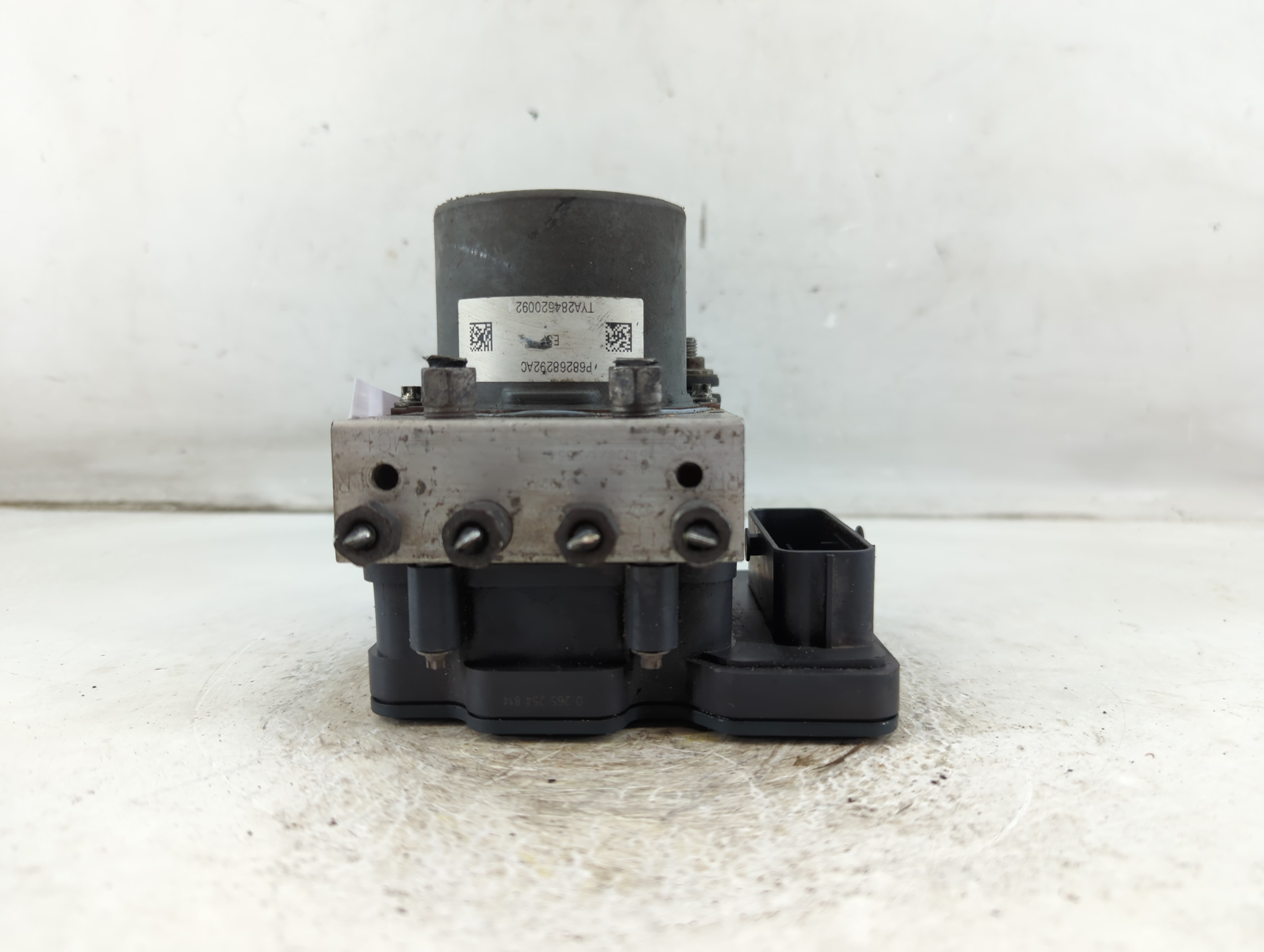 2016-2016 Jeep Cherokee Abs Pump Control Module 1074406 - Oemusedautoparts1.com