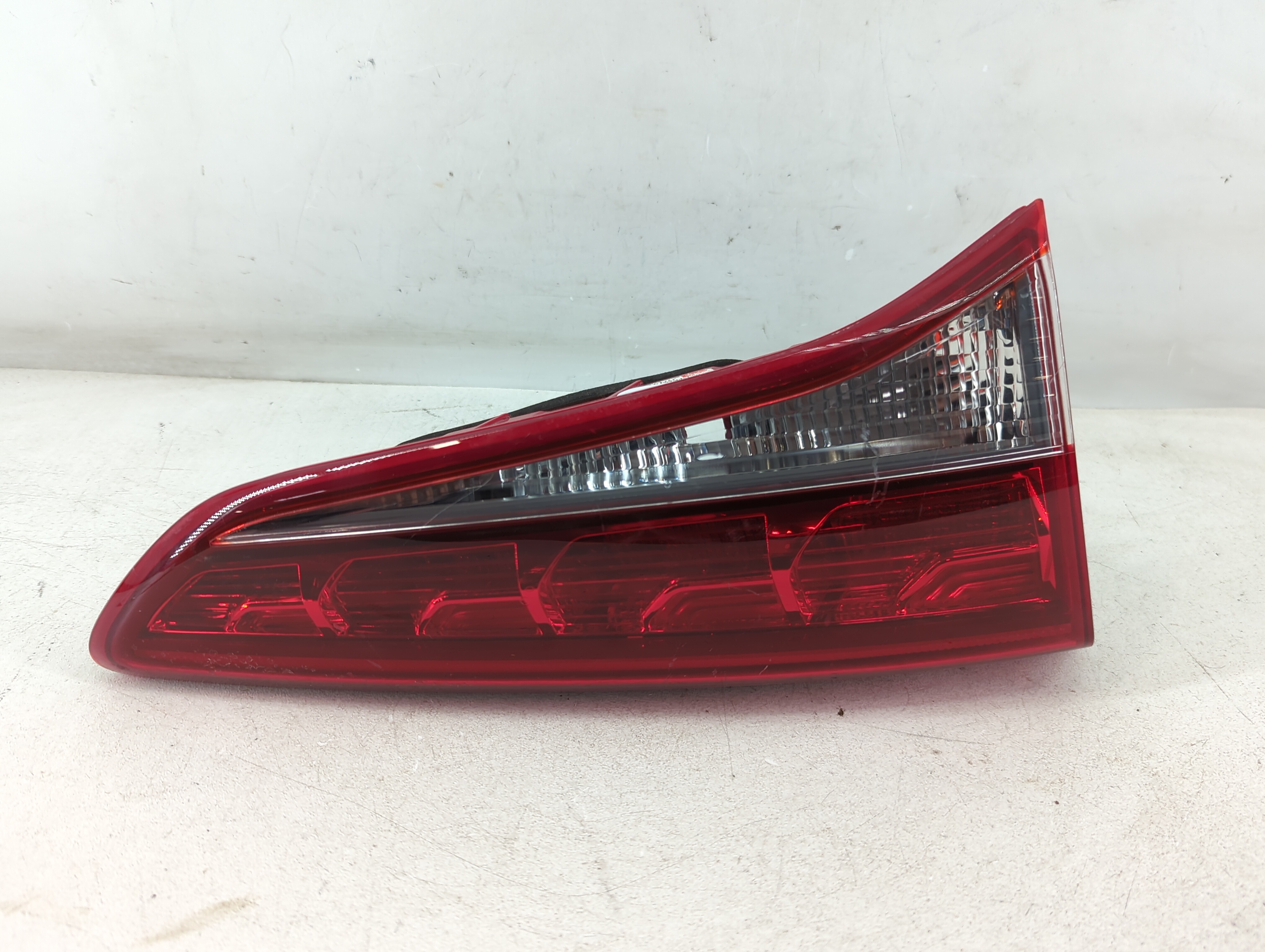 Picture of 2016-2018 Hyundai Tucson Driver Left Side Tail Light Taillight Oem 1074421