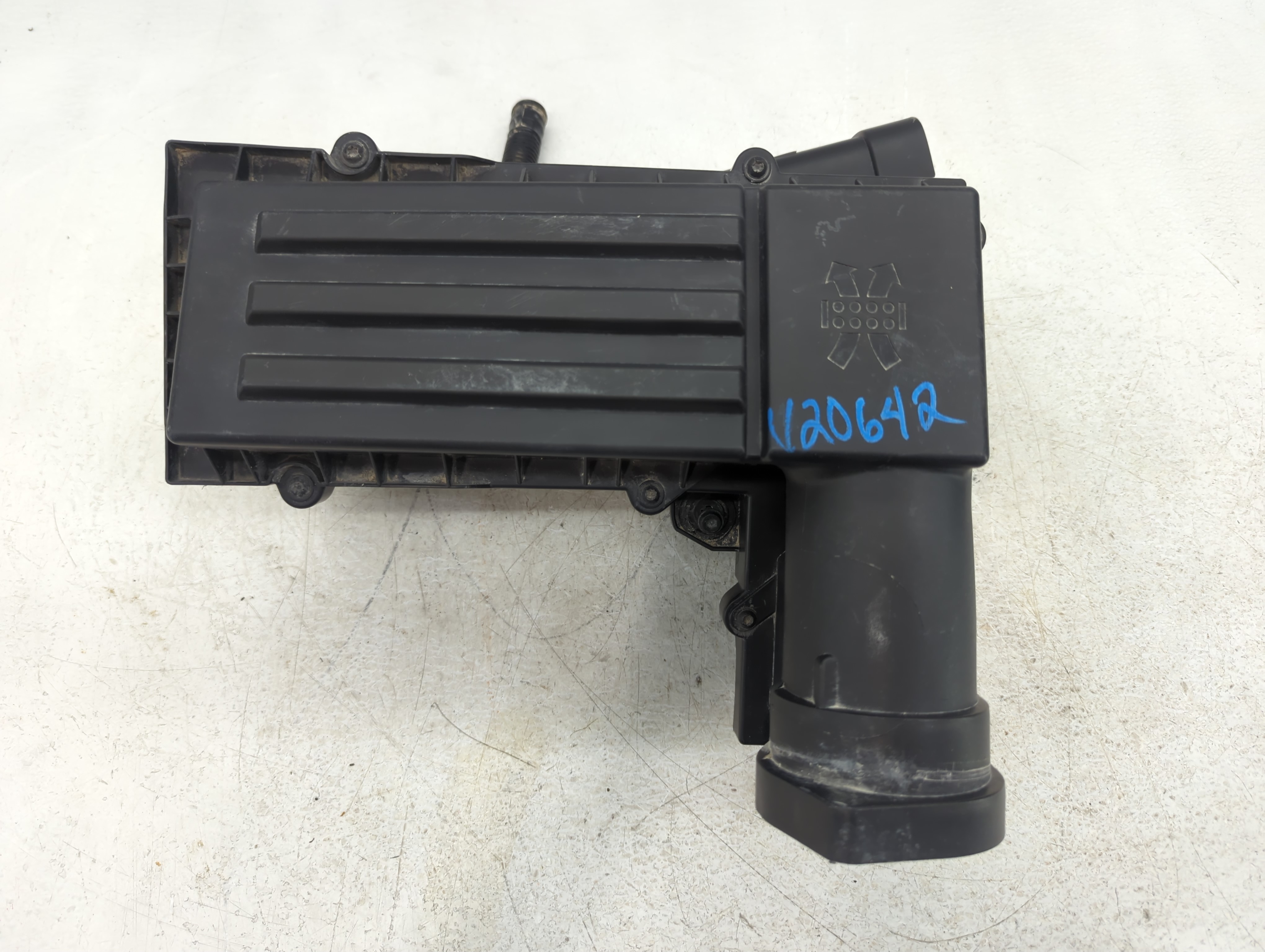 Picture of 2009-2018 Volkswagen Tiguan Air Cleaner Intake-duct Hose Tube 1074433