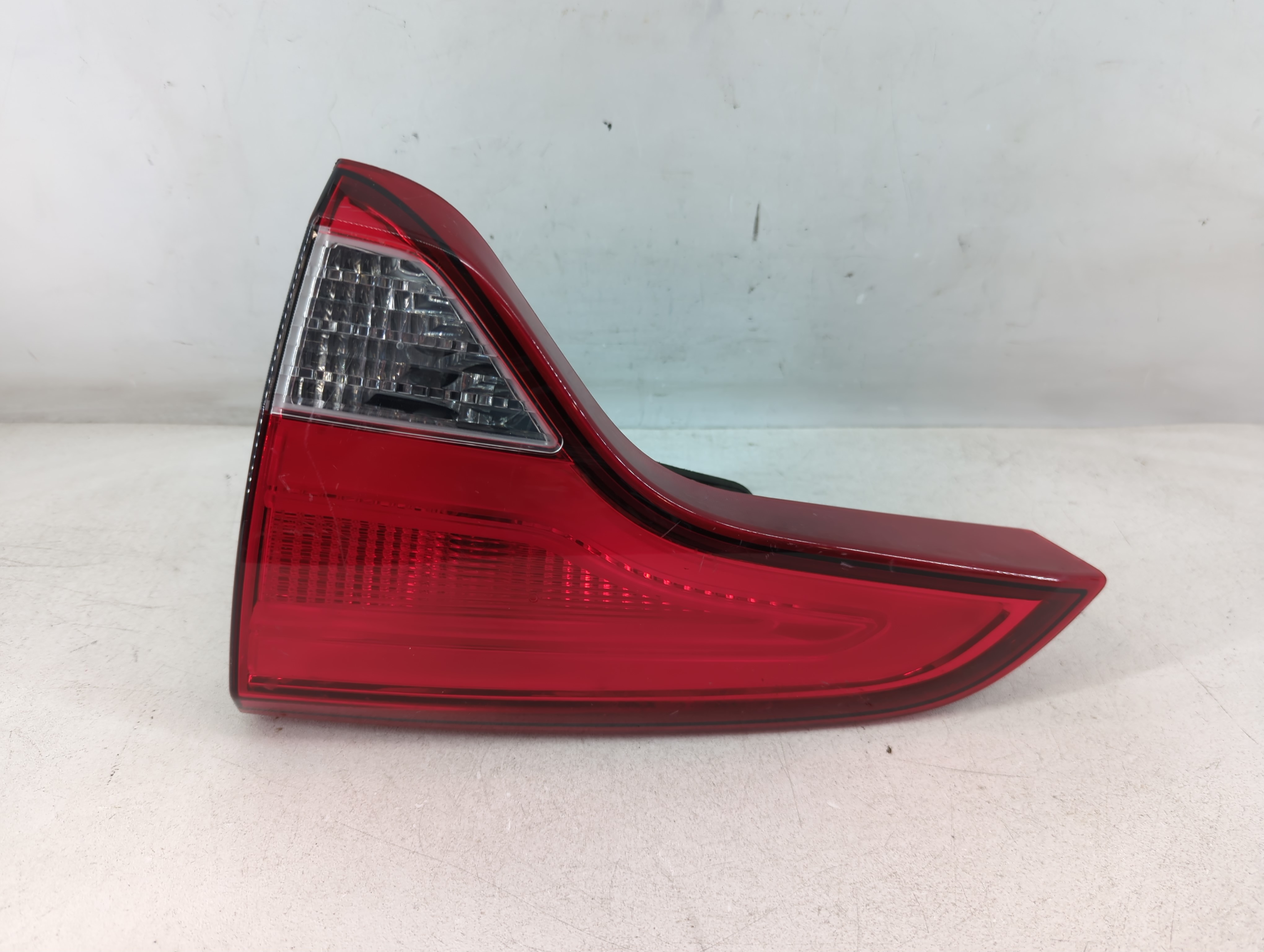2014-2015 Kia Sorento Driver Left Side Tail Light Taillight Oem 1074435 - Oemusedautoparts1.com